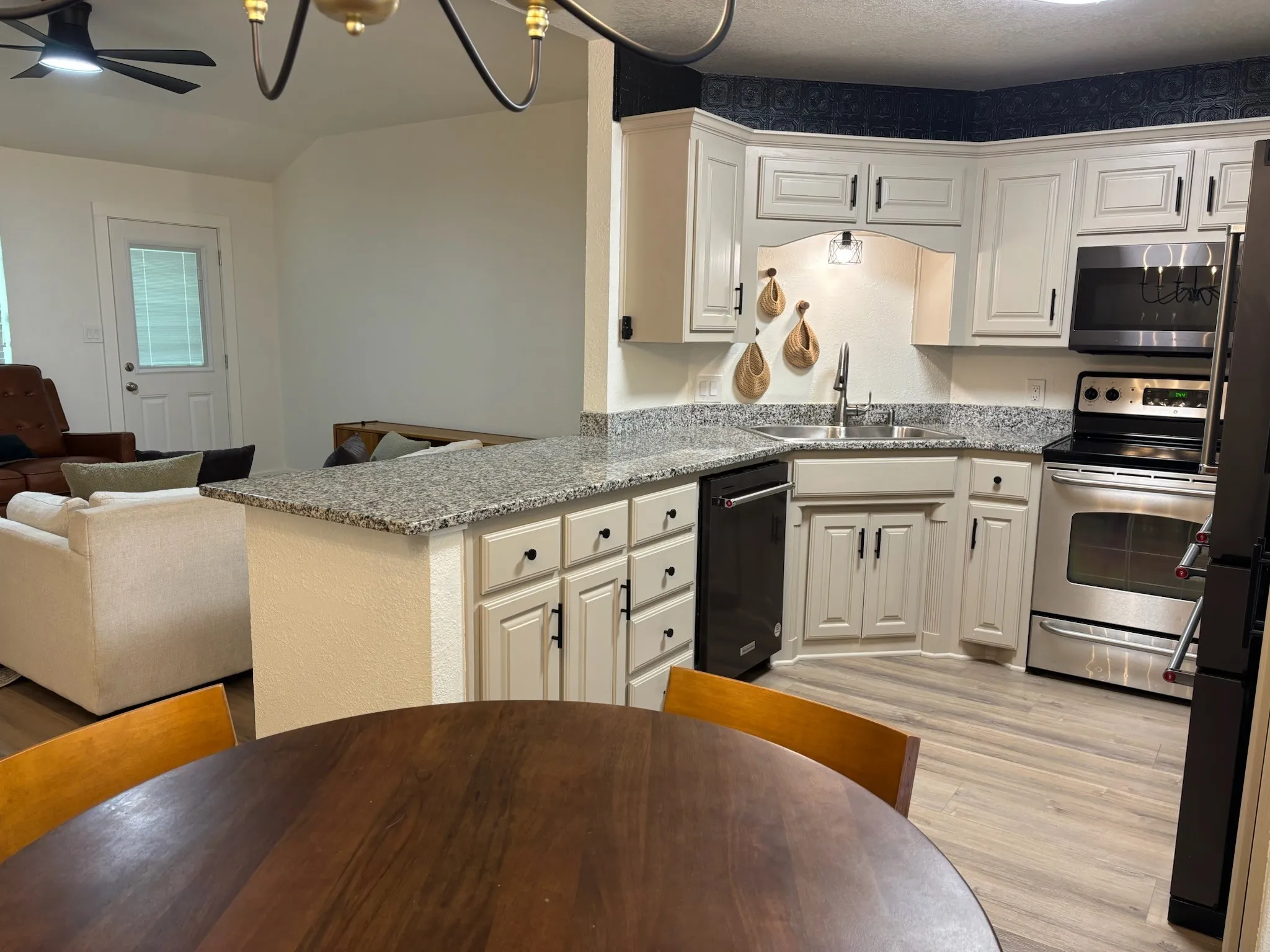 Single Family Residence For Sale in Montague County , 1204 Cooke Street, Nocona, Texas 76255, 3 Bedroom, 2 Bathroom, 1 Garage spaces, 1,252 Sqft, built in 2000, Price $237,500, mls#21316291, Real Estate Agent in Nocona, Homes For Sale in Montague county, Homes For Sale in Nocona, Realtor in Nocona Texas, Real Estate Brokerage Independent Realty Texas, Luminita Cordes Realtor