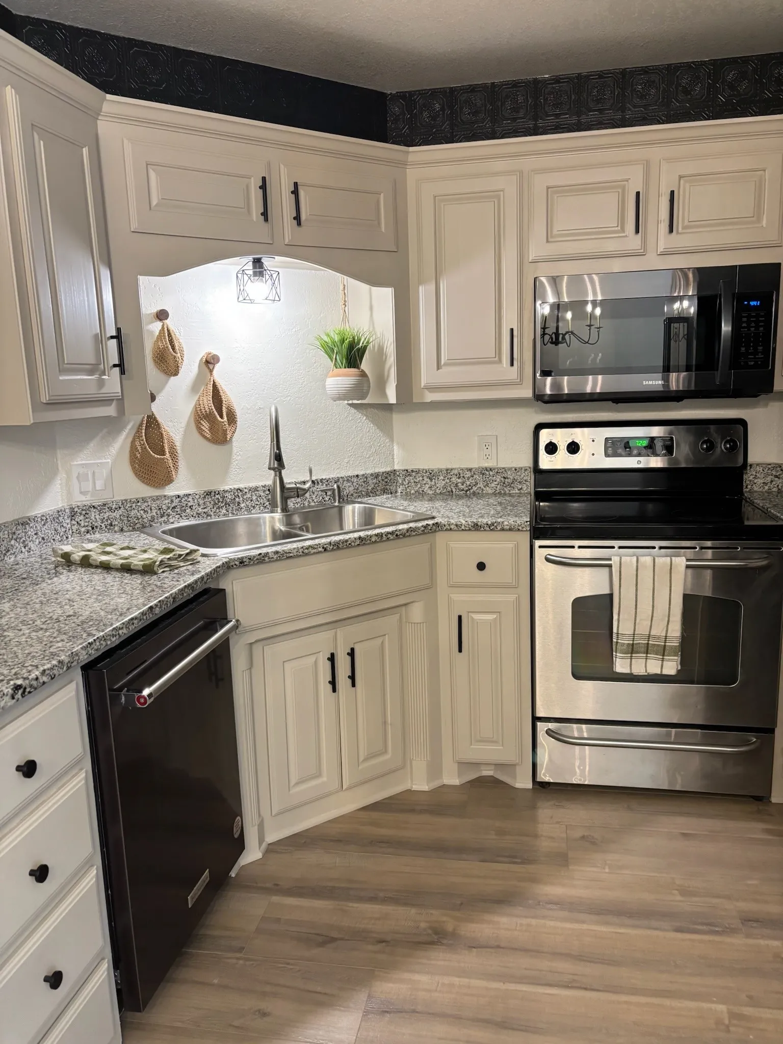 Single Family Residence For Sale in Montague County , 1204 Cooke Street, Nocona, Texas 76255, 3 Bedroom, 2 Bathroom, 1 Garage spaces, 1,252 Sqft, built in 2000, Price $237,500, mls#21316291, Real Estate Agent in Nocona, Homes For Sale in Montague county, Homes For Sale in Nocona, Realtor in Nocona Texas, Real Estate Brokerage Independent Realty Texas, Luminita Cordes Realtor