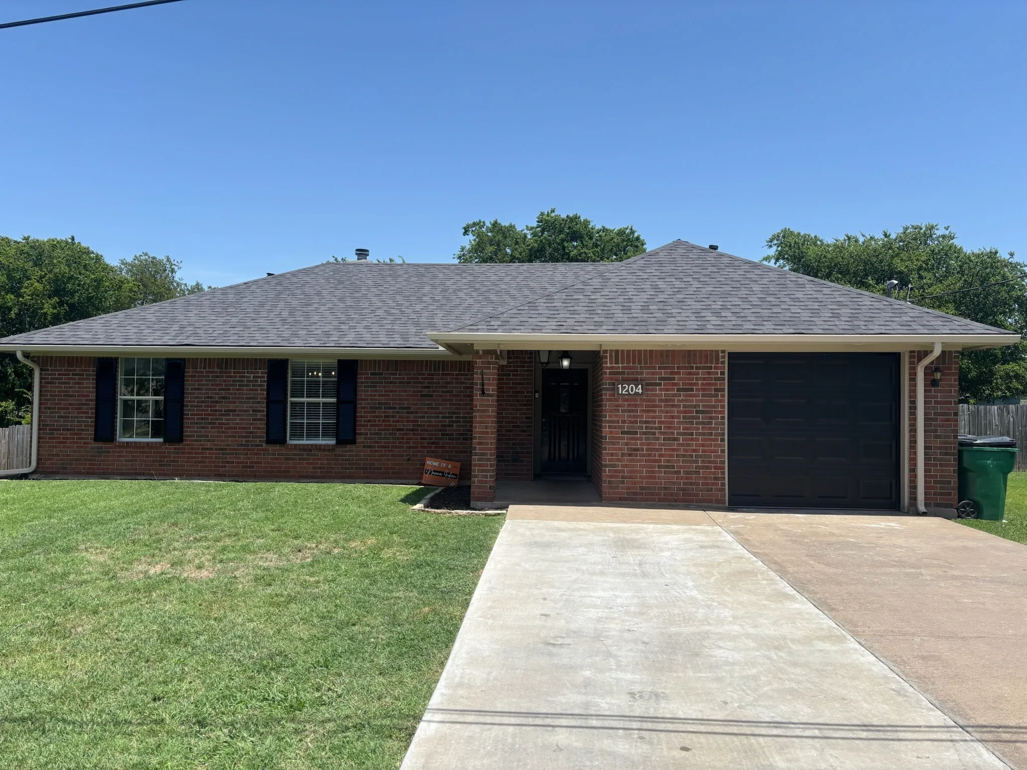 Single Family Residence For Sale in Montague County , 1204 Cooke Street, Nocona, Texas 76255, 3 Bedroom, 2 Bathroom, 1 Garage spaces, 1,252 Sqft, built in 2000, Price $237,500, mls#21316291, Real Estate Agent in Nocona, Homes For Sale in Montague county, Homes For Sale in Nocona, Realtor in Nocona Texas, Real Estate Brokerage Independent Realty Texas, Luminita Cordes Realtor