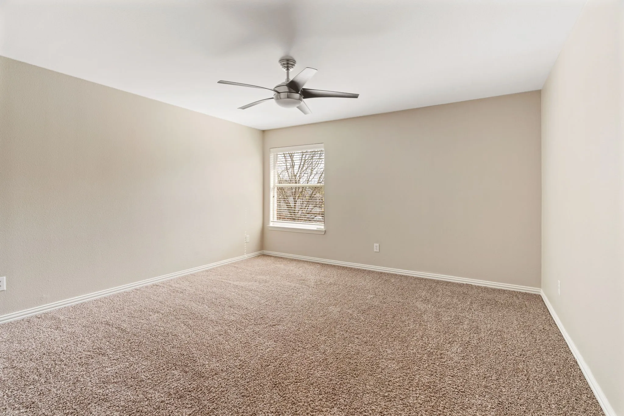 Single Family Residence For Rent in Dallas County , 684 Hollow Circle, Coppell, Texas 75019, 5 Bedrooms, 4 Bathrooms, 3 Garage spaces, 3,907 Sqft, built in 2000, Price $6,000, mls#21321162, Real Estate Agent in Coppell, Homes For Rent in Dallas county, Homes For Rent in Coppell, Realtor in Coppell Texas, Real Estate Brokerage Independent Realty Texas, Luminita Cordes Realtor