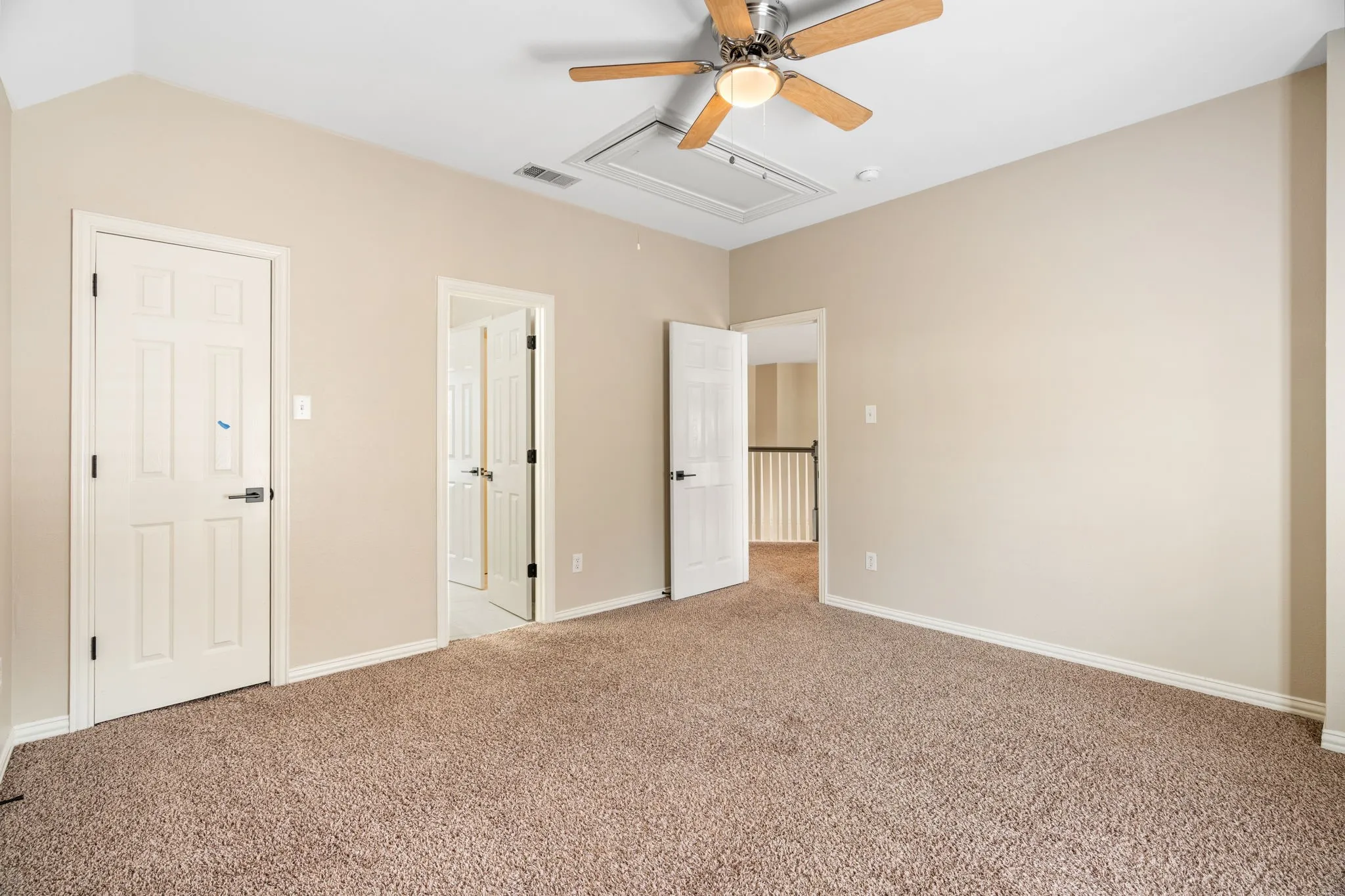 Single Family Residence For Rent in Dallas County , 684 Hollow Circle, Coppell, Texas 75019, 5 Bedrooms, 4 Bathrooms, 3 Garage spaces, 3,907 Sqft, built in 2000, Price $6,000, mls#21321162, Real Estate Agent in Coppell, Homes For Rent in Dallas county, Homes For Rent in Coppell, Realtor in Coppell Texas, Real Estate Brokerage Independent Realty Texas, Luminita Cordes Realtor