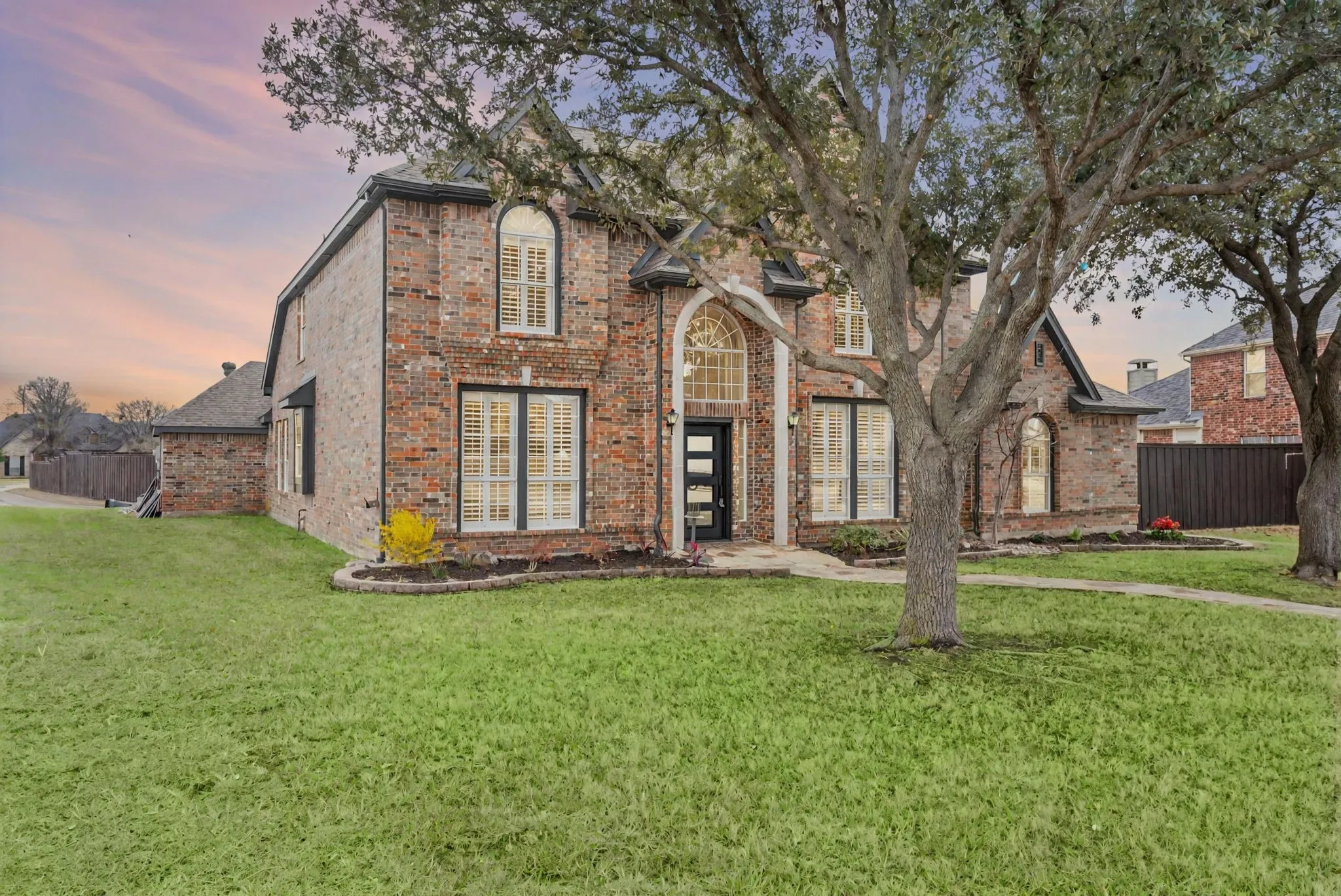 Single Family Residence For Rent in Dallas County , 684 Hollow Circle, Coppell, Texas 75019, 5 Bedrooms, 4 Bathrooms, 3 Garage spaces, 3,907 Sqft, built in 2000, Price $6,000, mls#21321162, Real Estate Agent in Coppell, Homes For Rent in Dallas county, Homes For Rent in Coppell, Realtor in Coppell Texas, Real Estate Brokerage Independent Realty Texas, Luminita Cordes Realtor