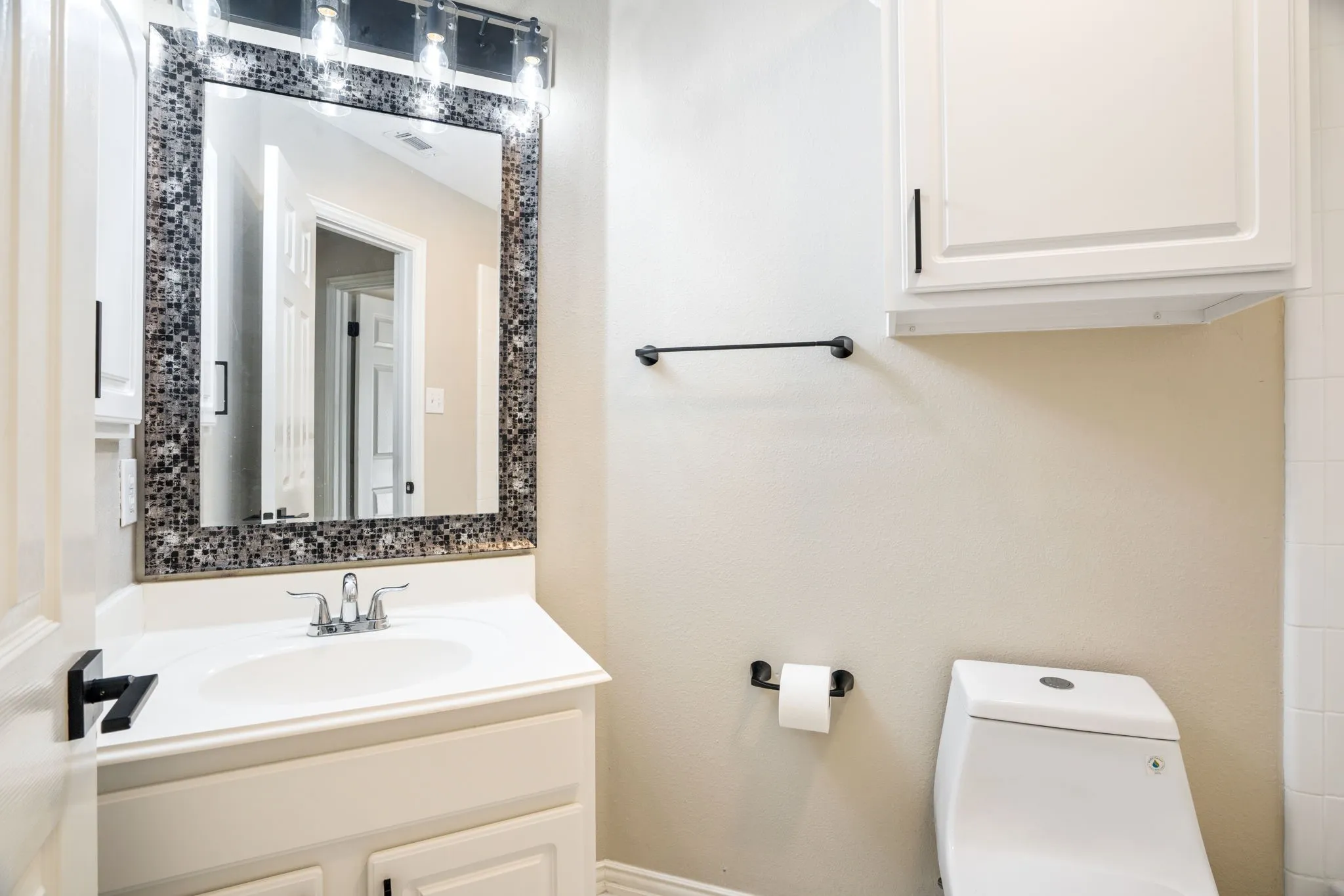 Single Family Residence For Rent in Dallas County , 684 Hollow Circle, Coppell, Texas 75019, 5 Bedrooms, 4 Bathrooms, 3 Garage spaces, 3,907 Sqft, built in 2000, Price $6,000, mls#21321162, Real Estate Agent in Coppell, Homes For Rent in Dallas county, Homes For Rent in Coppell, Realtor in Coppell Texas, Real Estate Brokerage Independent Realty Texas, Luminita Cordes Realtor