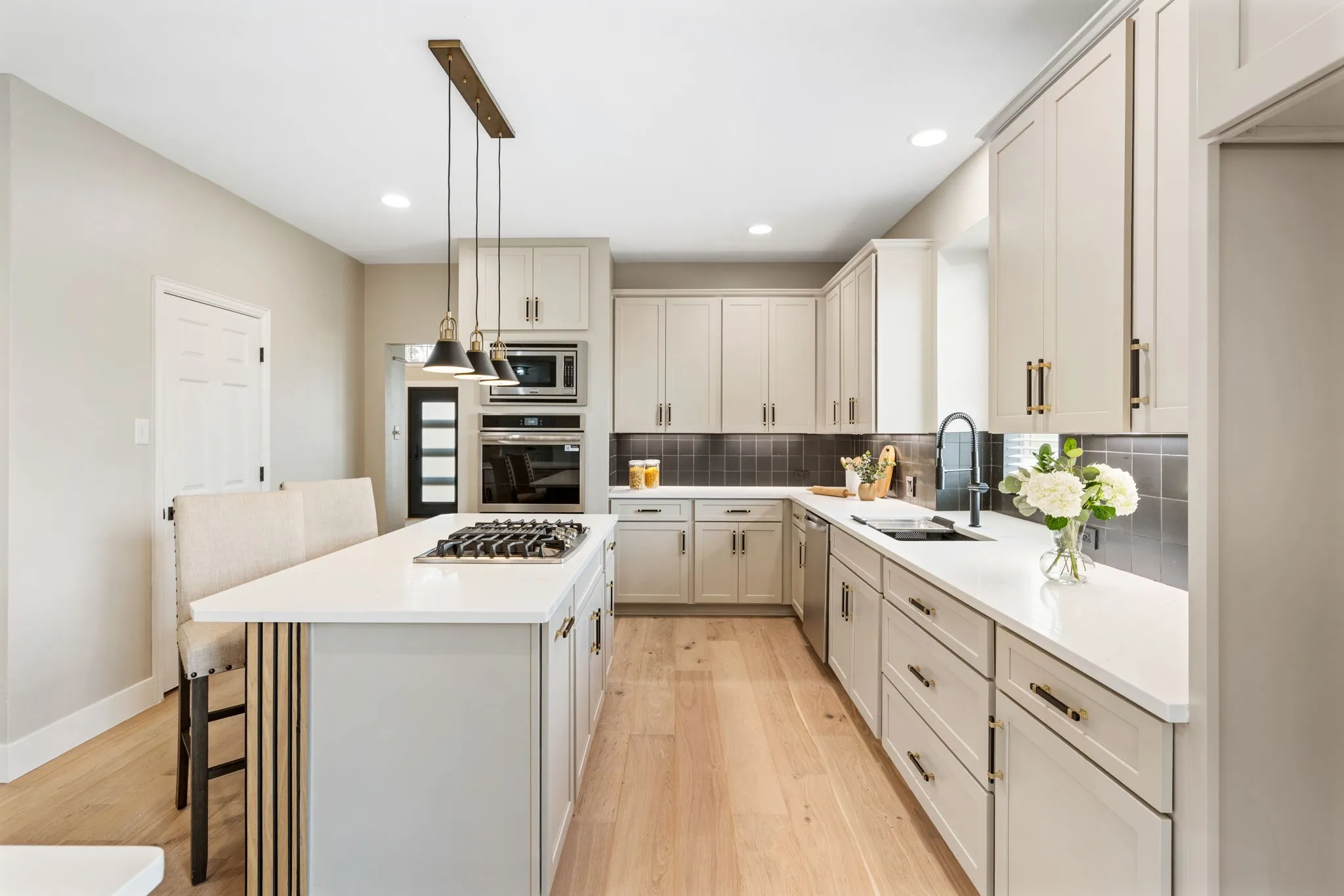 Single Family Residence For Rent in Dallas County , 684 Hollow Circle, Coppell, Texas 75019, 5 Bedrooms, 4 Bathrooms, 3 Garage spaces, 3,907 Sqft, built in 2000, Price $6,000, mls#21321162, Real Estate Agent in Coppell, Homes For Rent in Dallas county, Homes For Rent in Coppell, Realtor in Coppell Texas, Real Estate Brokerage Independent Realty Texas, Luminita Cordes Realtor