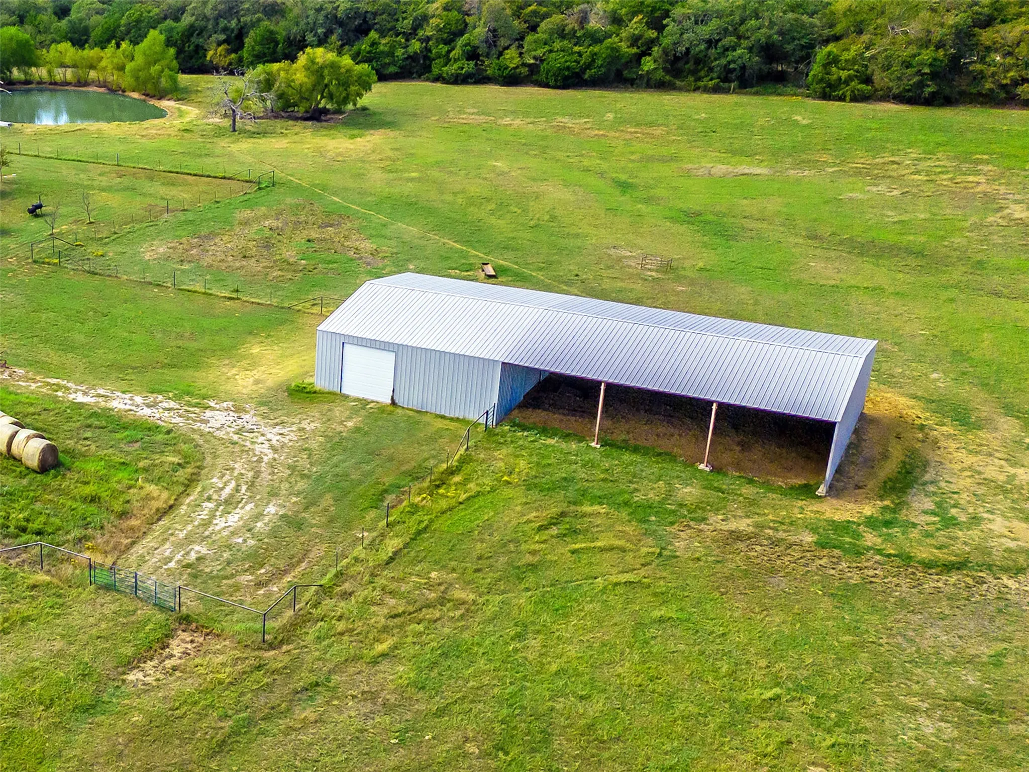 OUTBUILDING...50X100 Overall Size