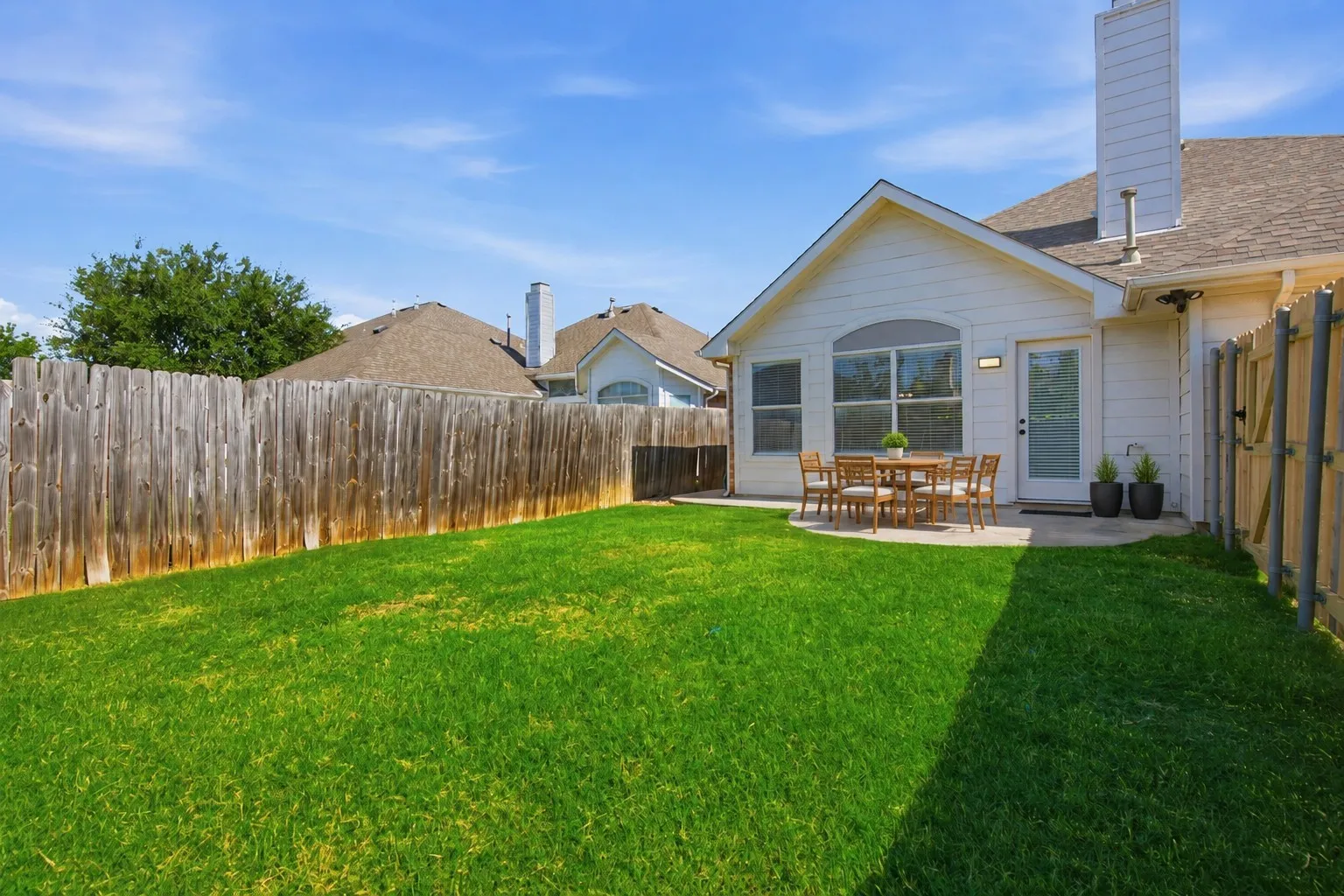 Single Family Residence For Sale in Tarrant County , 4724 Grant Park Avenue, Fort Worth, Texas 76137, 3 Bedroom, 2 Bathroom, 2 Garage spaces, 1,725 Sqft, built in 1997, mls#21321456, Real Estate Agent in Fort Worth, Homes For Sale in Tarrant county, Homes For Sale in Fort Worth, Realtor in Fort Worth Texas, Real Estate Brokerage Independent Realty Texas, Luminita Cordes Realtor