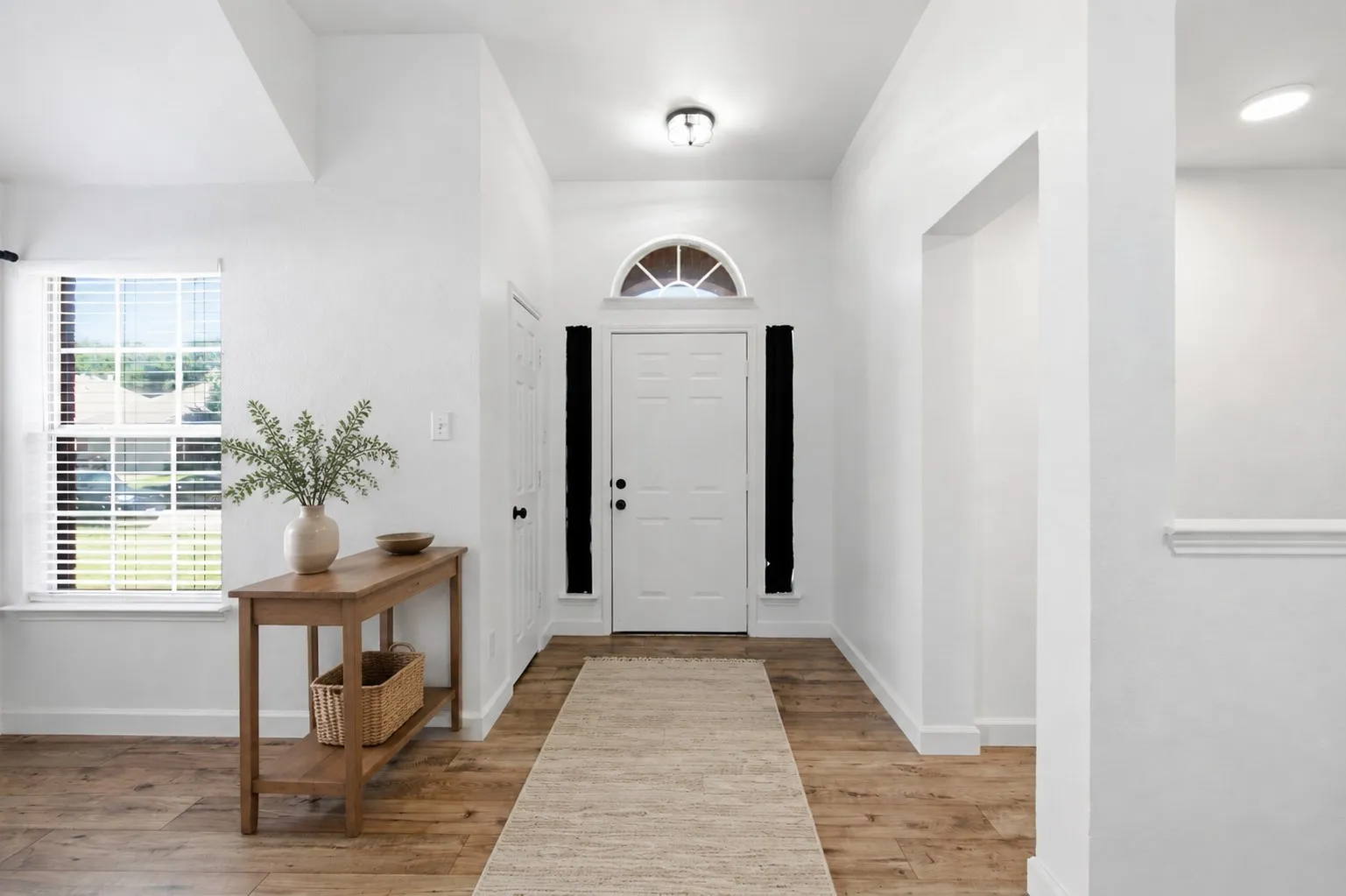 Single Family Residence For Sale in Tarrant County , 4724 Grant Park Avenue, Fort Worth, Texas 76137, 3 Bedroom, 2 Bathroom, 2 Garage spaces, 1,725 Sqft, built in 1997, mls#21321456, Real Estate Agent in Fort Worth, Homes For Sale in Tarrant county, Homes For Sale in Fort Worth, Realtor in Fort Worth Texas, Real Estate Brokerage Independent Realty Texas, Luminita Cordes Realtor