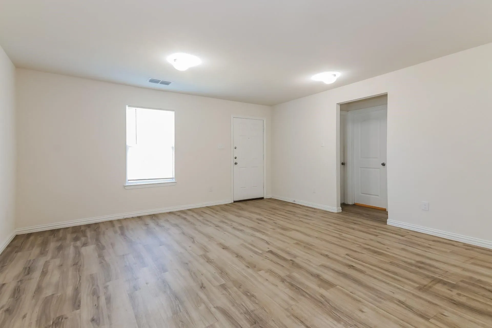 Single Family Residence For Sale in Grayson County , 1120 W Owing Street, Denison, Texas 75020, 3 Bedroom, 2 Bathroom, Garage spaces, 1,120 Sqft, built in 2020, mls#21317128, Real Estate Agent in Denison, Homes For Sale in Grayson county, Homes For Sale in Denison, Realtor in Denison Texas, Real Estate Brokerage Independent Realty Texas, Luminita Cordes Realtor