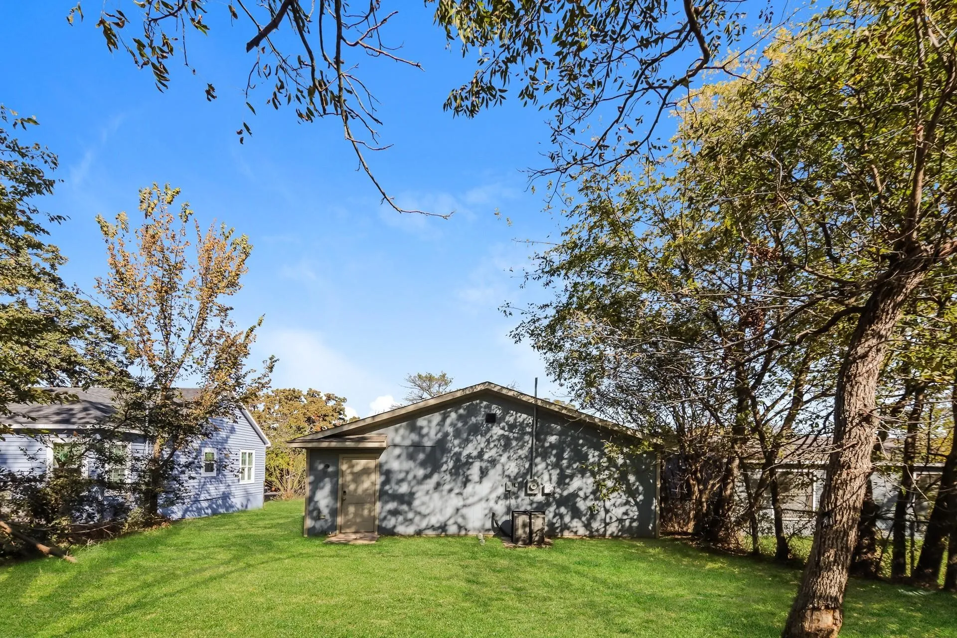 Single Family Residence For Sale in Grayson County , 1120 W Owing Street, Denison, Texas 75020, 3 Bedroom, 2 Bathroom, Garage spaces, 1,120 Sqft, built in 2020, mls#21317128, Real Estate Agent in Denison, Homes For Sale in Grayson county, Homes For Sale in Denison, Realtor in Denison Texas, Real Estate Brokerage Independent Realty Texas, Luminita Cordes Realtor