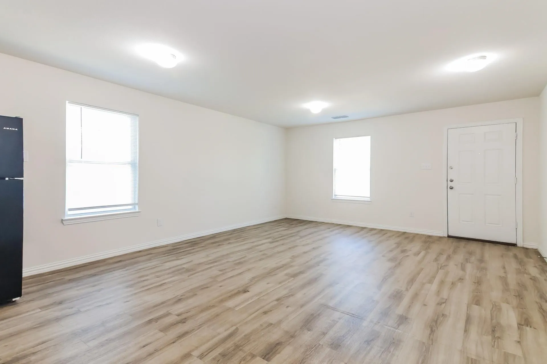 Single Family Residence For Sale in Grayson County , 1120 W Owing Street, Denison, Texas 75020, 3 Bedroom, 2 Bathroom, Garage spaces, 1,120 Sqft, built in 2020, mls#21317128, Real Estate Agent in Denison, Homes For Sale in Grayson county, Homes For Sale in Denison, Realtor in Denison Texas, Real Estate Brokerage Independent Realty Texas, Luminita Cordes Realtor