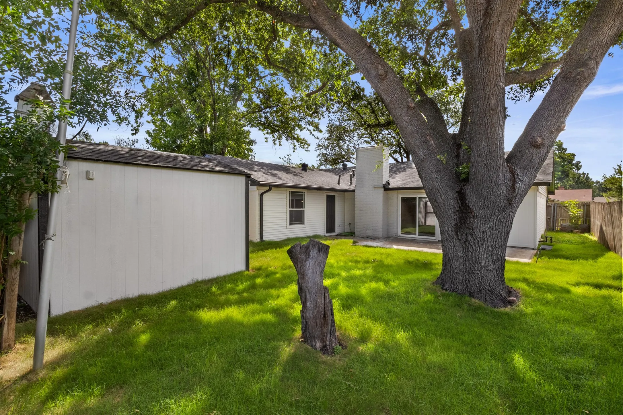 Single Family Residence For Sale in Dallas County , 5009 Presidio Drive, Garland, Texas 75043, 4 Bedroom, 3 Bathroom, Garage spaces, 1,965 Sqft, built in 1980, mls#21321097, Real Estate Agent in Garland, Homes For Sale in Dallas county, Homes For Sale in Garland, Realtor in Garland Texas, Real Estate Brokerage Independent Realty Texas, Luminita Cordes Realtor