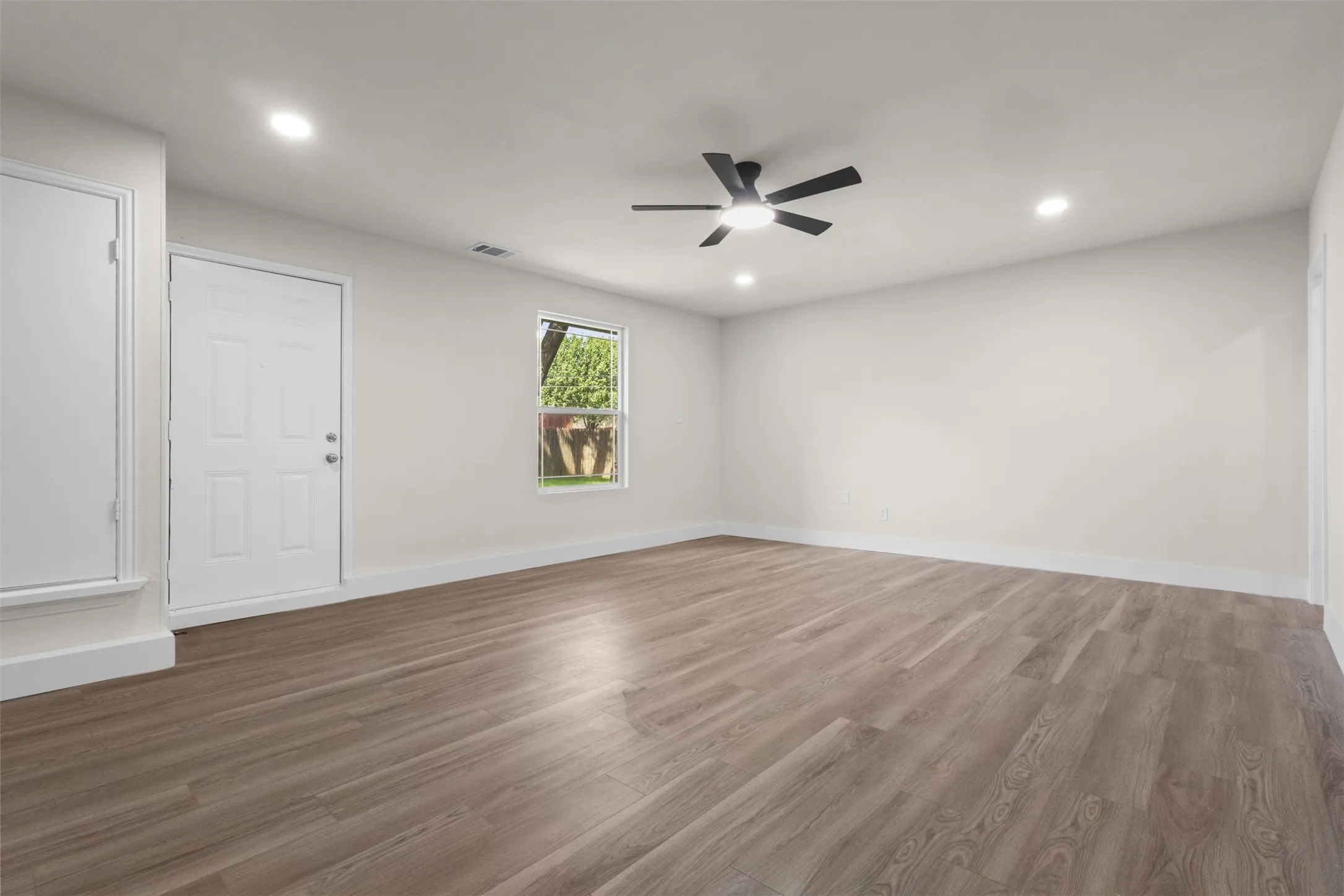 Single Family Residence For Sale in Dallas County , 5009 Presidio Drive, Garland, Texas 75043, 4 Bedroom, 3 Bathroom, Garage spaces, 1,965 Sqft, built in 1980, mls#21321097, Real Estate Agent in Garland, Homes For Sale in Dallas county, Homes For Sale in Garland, Realtor in Garland Texas, Real Estate Brokerage Independent Realty Texas, Luminita Cordes Realtor