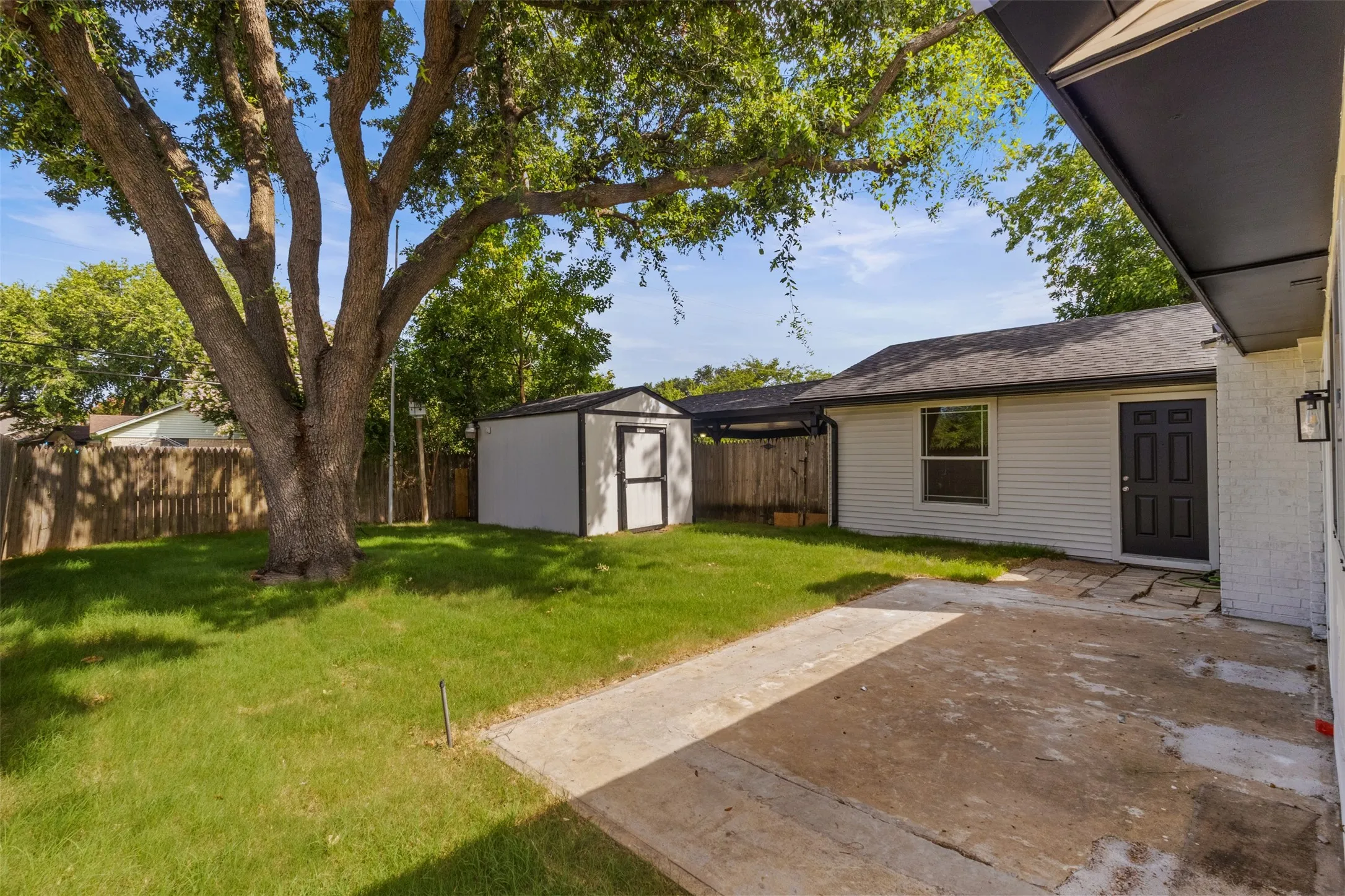 Single Family Residence For Sale in Dallas County , 5009 Presidio Drive, Garland, Texas 75043, 4 Bedroom, 3 Bathroom, Garage spaces, 1,965 Sqft, built in 1980, mls#21321097, Real Estate Agent in Garland, Homes For Sale in Dallas county, Homes For Sale in Garland, Realtor in Garland Texas, Real Estate Brokerage Independent Realty Texas, Luminita Cordes Realtor