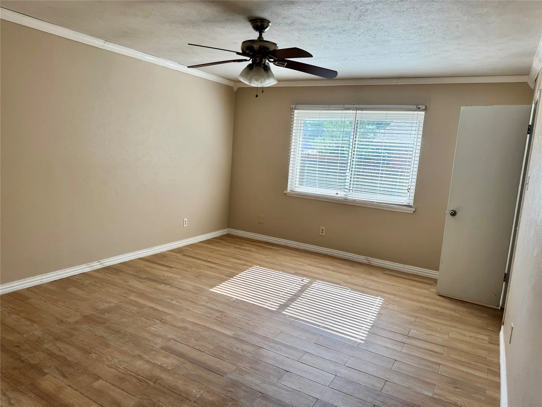 Single Family Residence For Rent in Rockwall County , 9113 Willowbrook Drive, Rowlett, Texas 75088, 3 Bedroom, 2 Bathroom, 1 Garage spaces, 1,791 Sqft, built in 1983, mls#21321085, Real Estate Agent in Rowlett, Homes For Rent in Rockwall county, Homes For Rent in Rowlett, Realtor in Rowlett Texas, Real Estate Brokerage Independent Realty Texas, Luminita Cordes Realtor