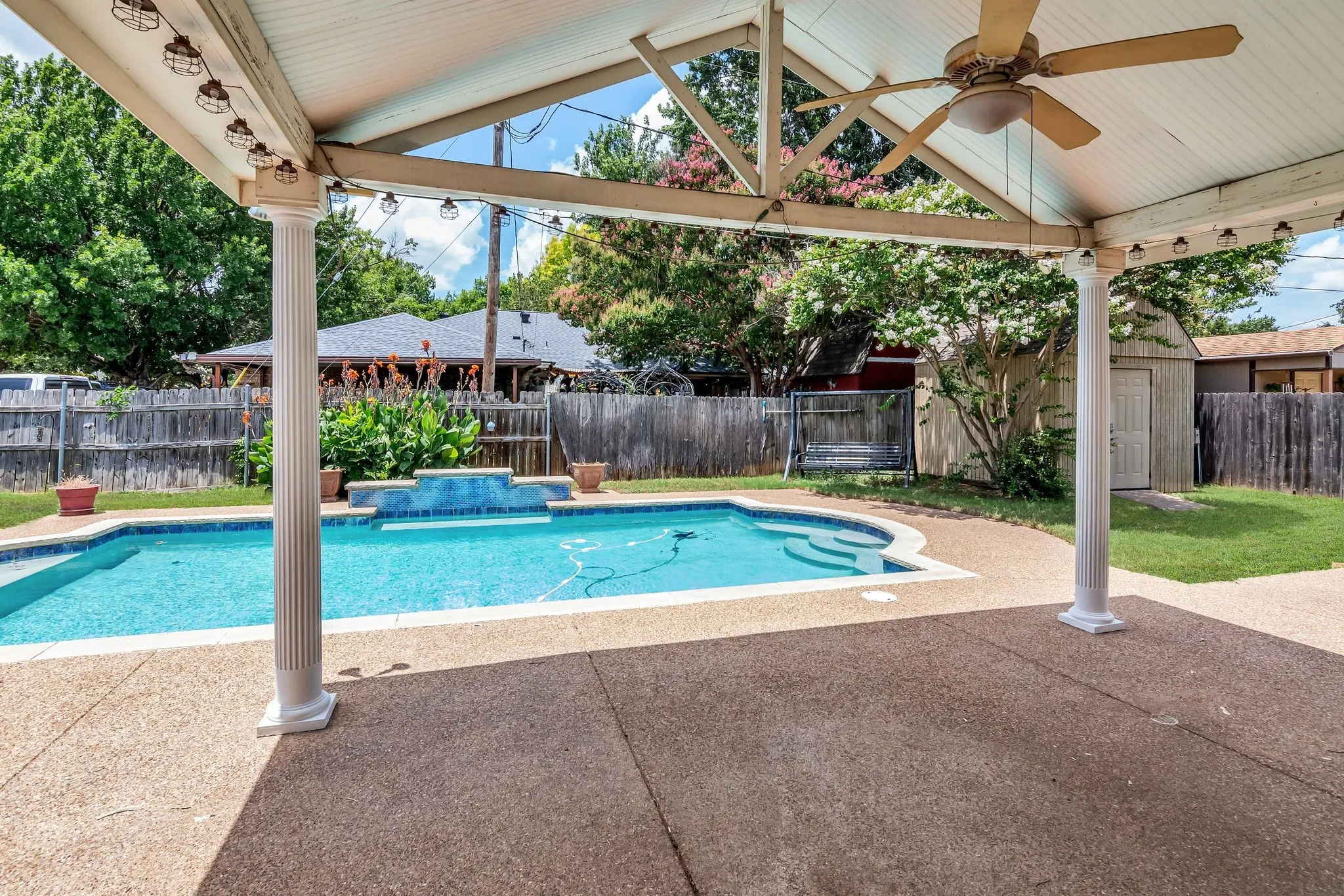 Single Family Residence For Sale in Tarrant County , 5501 Wood View Street, North Richland Hills, Texas 76180, 4 Bedroom, 2 Bathroom, 1 Garage spaces, 1,844 Sqft, built in 1979, mls#21321231, Real Estate Agent in North Richland Hills, Homes For Sale in Tarrant county, Homes For Sale in North Richland Hills, Realtor in North Richland Hills Texas, Real Estate Brokerage Independent Realty Texas, Luminita Cordes Realtor