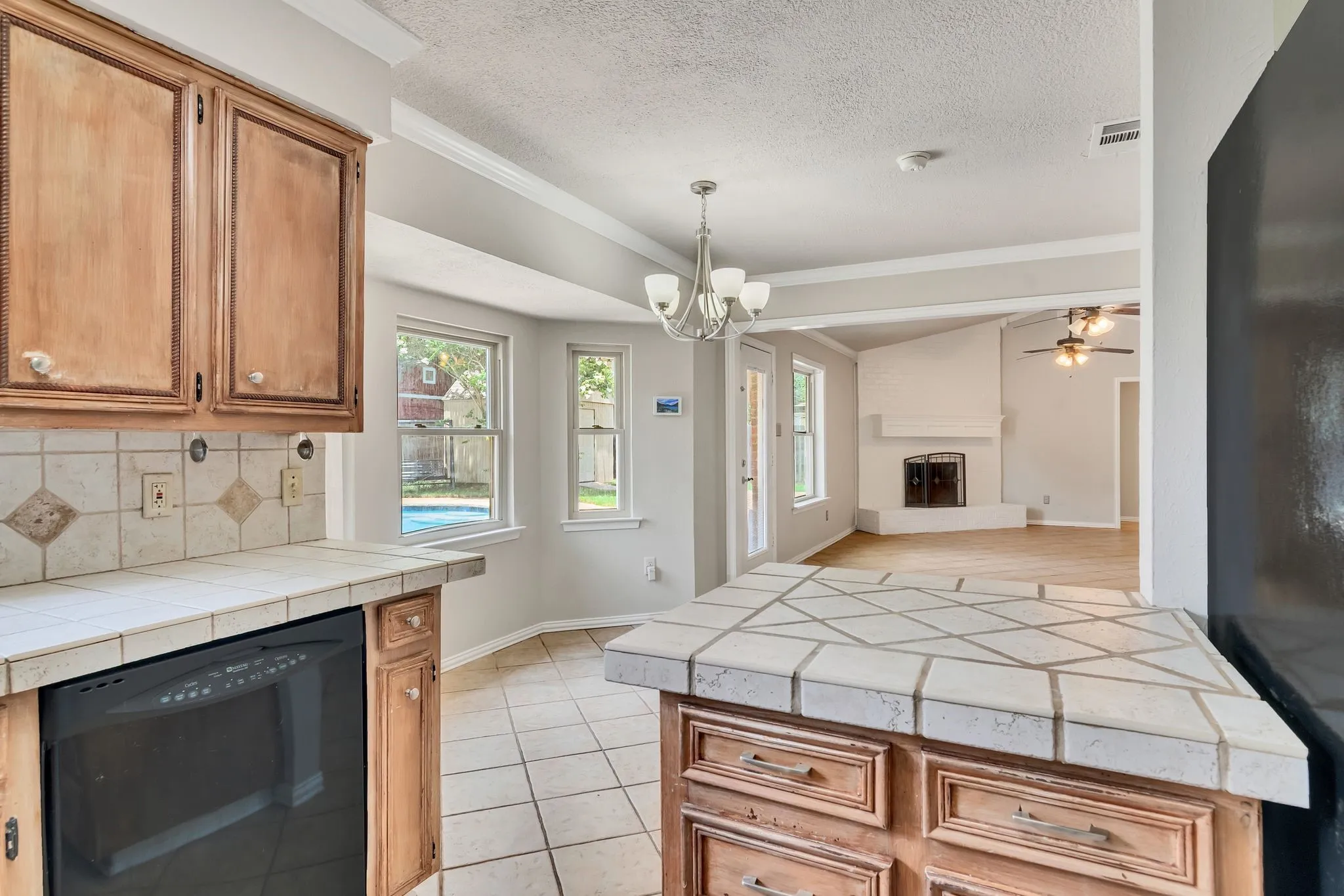 Single Family Residence For Sale in Tarrant County , 5501 Wood View Street, North Richland Hills, Texas 76180, 4 Bedroom, 2 Bathroom, 1 Garage spaces, 1,844 Sqft, built in 1979, mls#21321231, Real Estate Agent in North Richland Hills, Homes For Sale in Tarrant county, Homes For Sale in North Richland Hills, Realtor in North Richland Hills Texas, Real Estate Brokerage Independent Realty Texas, Luminita Cordes Realtor