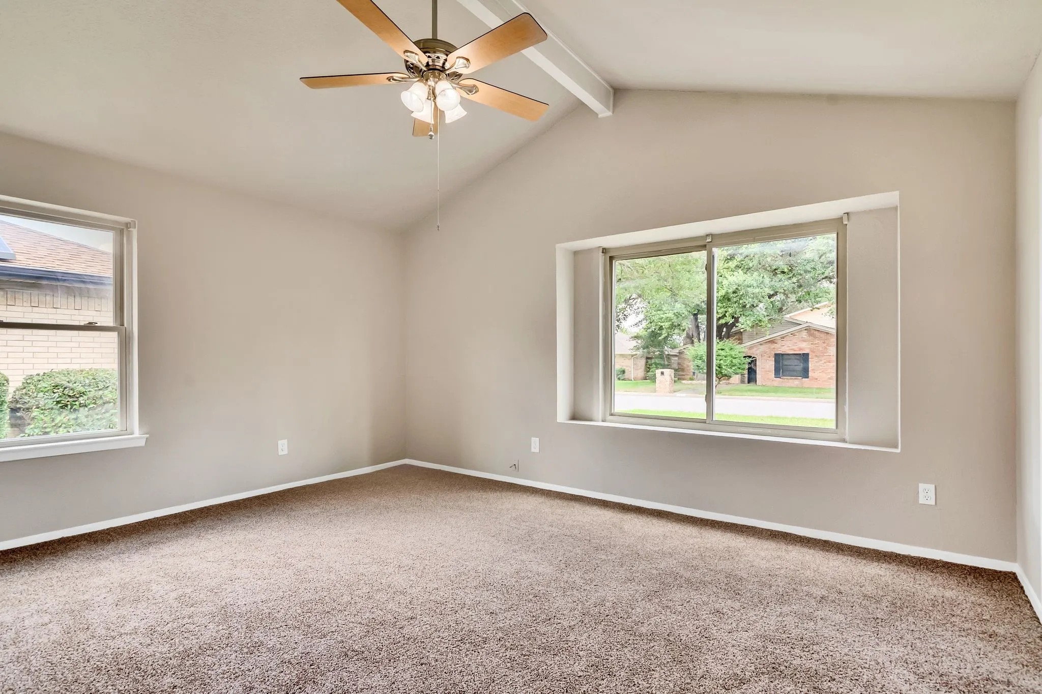 Single Family Residence For Sale in Tarrant County , 5501 Wood View Street, North Richland Hills, Texas 76180, 4 Bedroom, 2 Bathroom, 1 Garage spaces, 1,844 Sqft, built in 1979, mls#21321231, Real Estate Agent in North Richland Hills, Homes For Sale in Tarrant county, Homes For Sale in North Richland Hills, Realtor in North Richland Hills Texas, Real Estate Brokerage Independent Realty Texas, Luminita Cordes Realtor