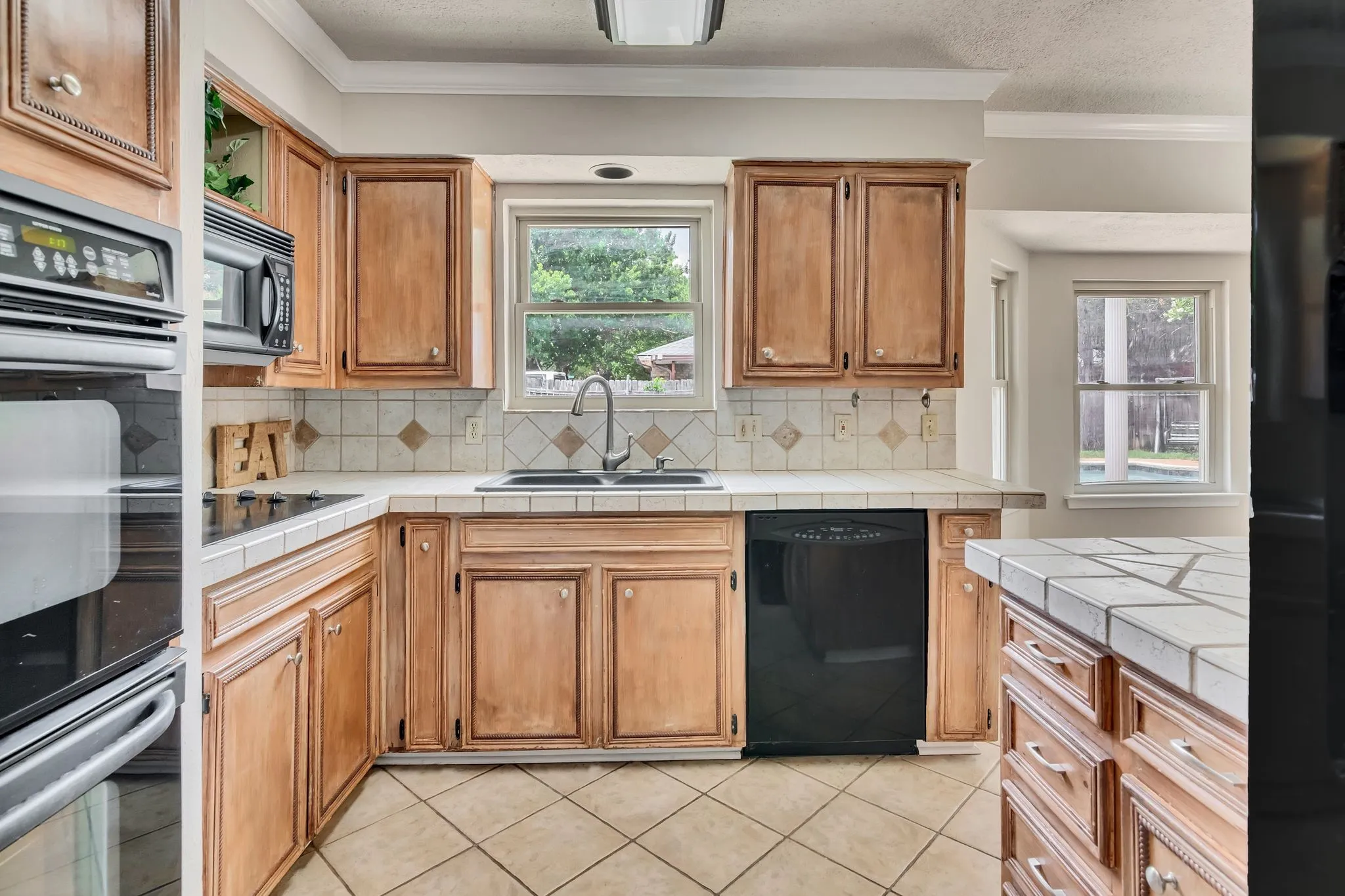 Single Family Residence For Sale in Tarrant County , 5501 Wood View Street, North Richland Hills, Texas 76180, 4 Bedroom, 2 Bathroom, 1 Garage spaces, 1,844 Sqft, built in 1979, mls#21321231, Real Estate Agent in North Richland Hills, Homes For Sale in Tarrant county, Homes For Sale in North Richland Hills, Realtor in North Richland Hills Texas, Real Estate Brokerage Independent Realty Texas, Luminita Cordes Realtor