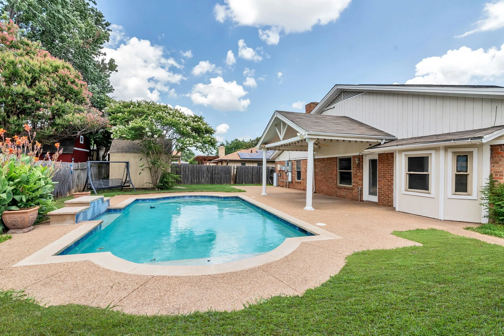 Single Family Residence For Sale in Tarrant County , 5501 Wood View Street, North Richland Hills, Texas 76180, 4 Bedroom, 2 Bathroom, 1 Garage spaces, 1,844 Sqft, built in 1979, mls#21321231, Real Estate Agent in North Richland Hills, Homes For Sale in Tarrant county, Homes For Sale in North Richland Hills, Realtor in North Richland Hills Texas, Real Estate Brokerage Independent Realty Texas, Luminita Cordes Realtor