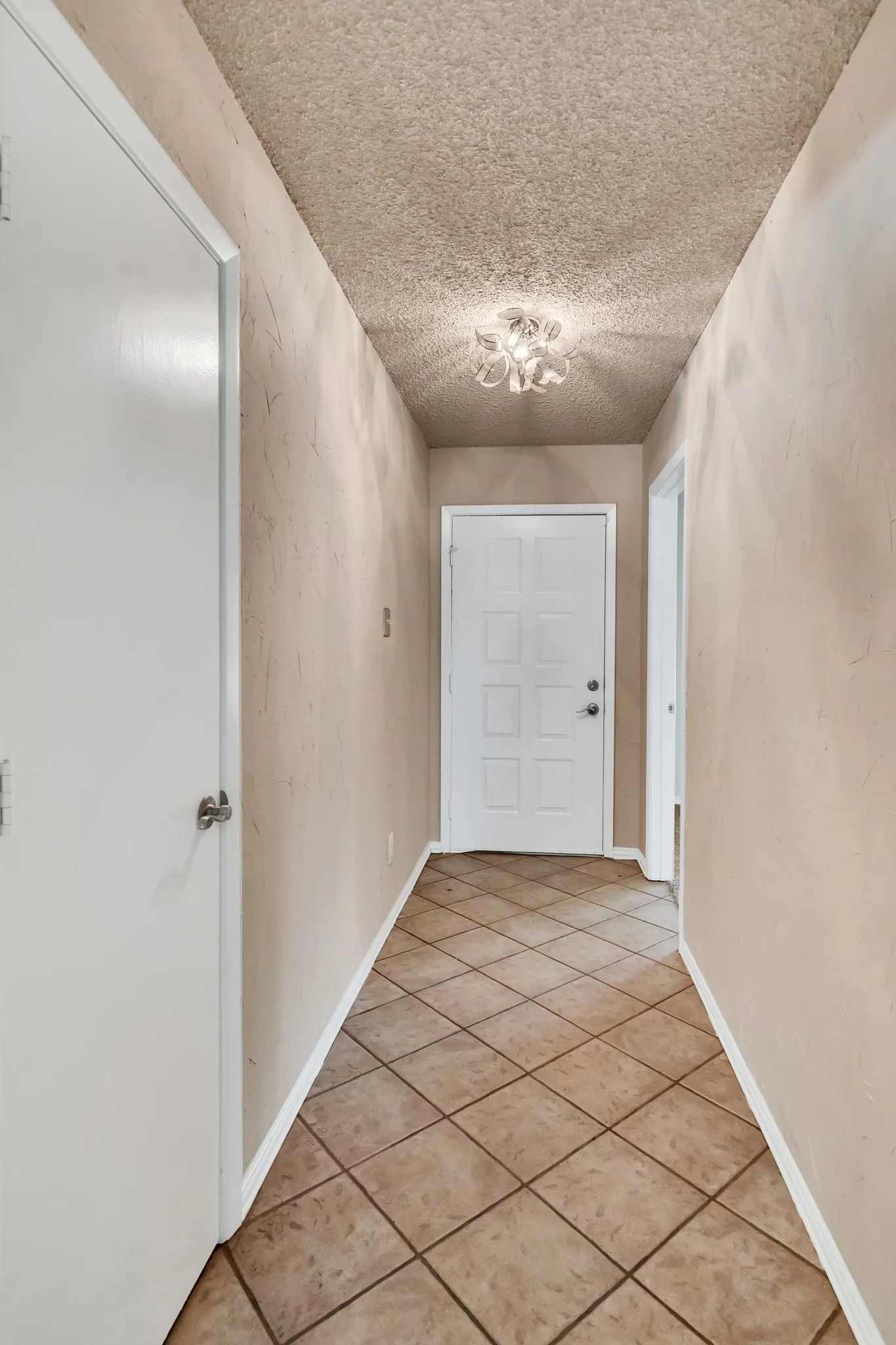 Single Family Residence For Sale in Tarrant County , 5501 Wood View Street, North Richland Hills, Texas 76180, 4 Bedroom, 2 Bathroom, 1 Garage spaces, 1,844 Sqft, built in 1979, mls#21321231, Real Estate Agent in North Richland Hills, Homes For Sale in Tarrant county, Homes For Sale in North Richland Hills, Realtor in North Richland Hills Texas, Real Estate Brokerage Independent Realty Texas, Luminita Cordes Realtor