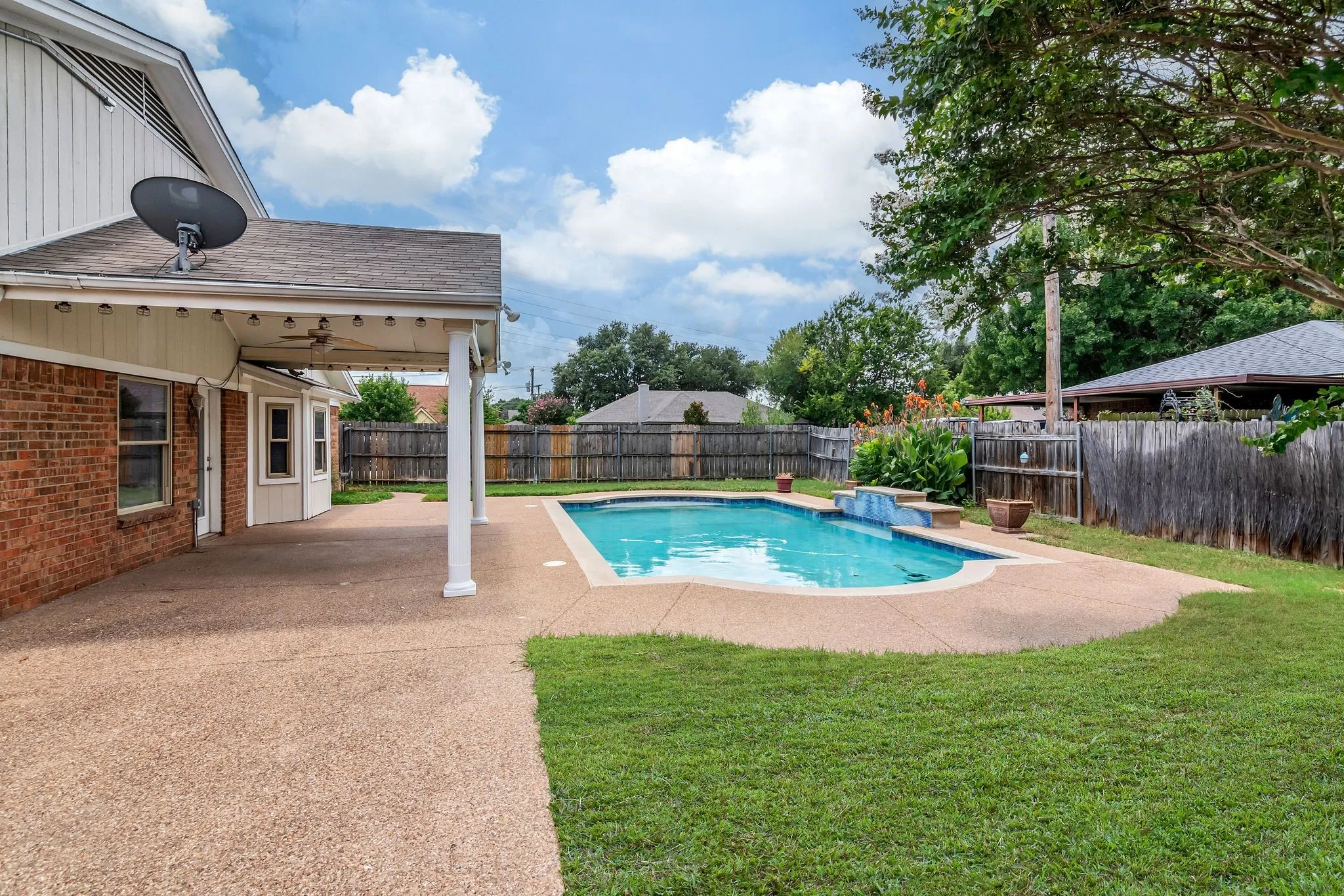 Single Family Residence For Sale in Tarrant County , 5501 Wood View Street, North Richland Hills, Texas 76180, 4 Bedroom, 2 Bathroom, 1 Garage spaces, 1,844 Sqft, built in 1979, mls#21321231, Real Estate Agent in North Richland Hills, Homes For Sale in Tarrant county, Homes For Sale in North Richland Hills, Realtor in North Richland Hills Texas, Real Estate Brokerage Independent Realty Texas, Luminita Cordes Realtor