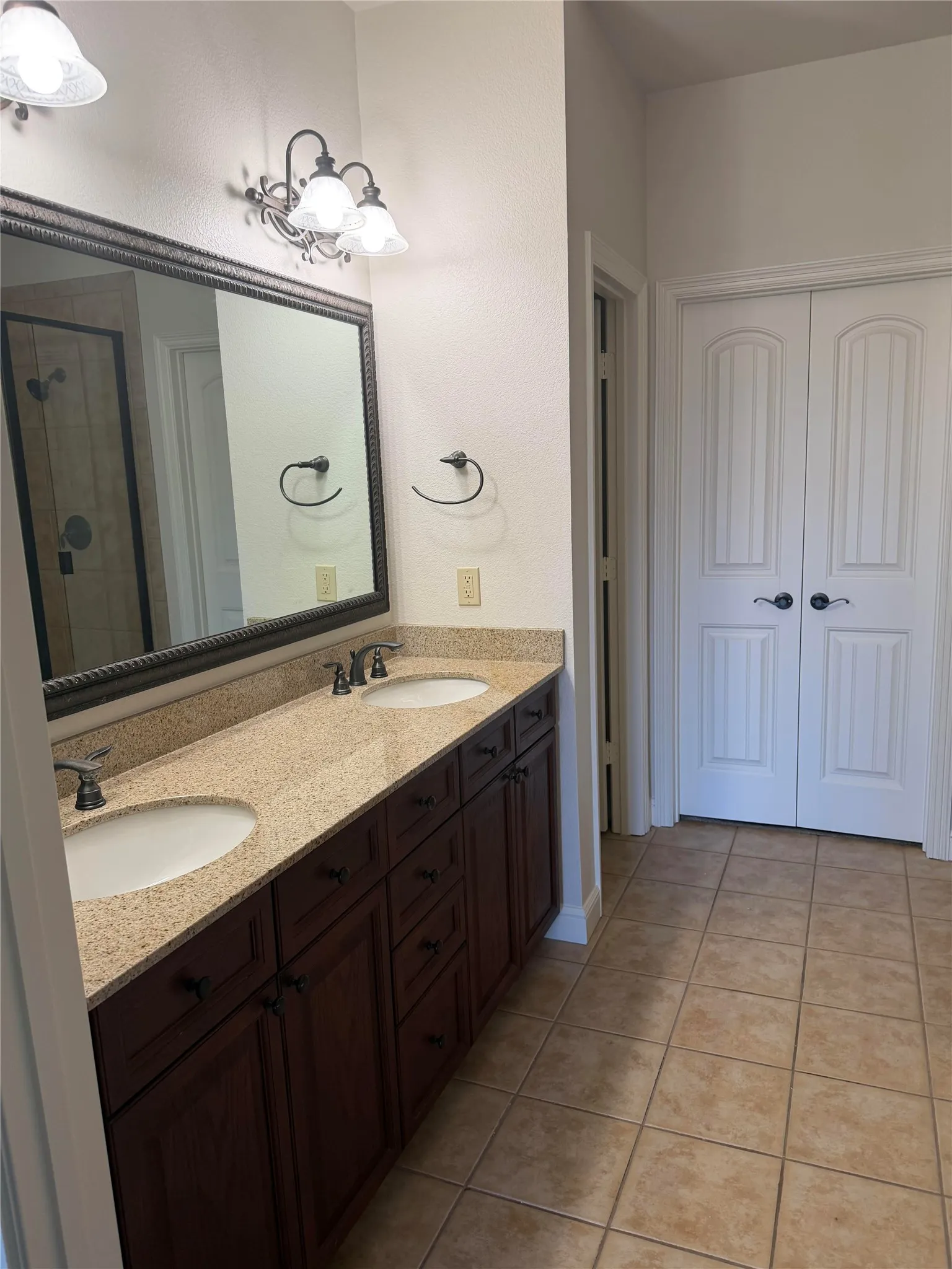 Condominium For Sale in Rockwall County , 1885 Signal Ridge Place, Rockwall, Texas 75032, 2 Bedroom, 2 Bathroom, Garage spaces, 1,290 Sqft, built in 2006, mls#21314533, Real Estate Agent in Rockwall, Homes For Sale in Rockwall county, Homes For Sale in Rockwall, Realtor in Rockwall Texas, Real Estate Brokerage Independent Realty Texas, Luminita Cordes Realtor