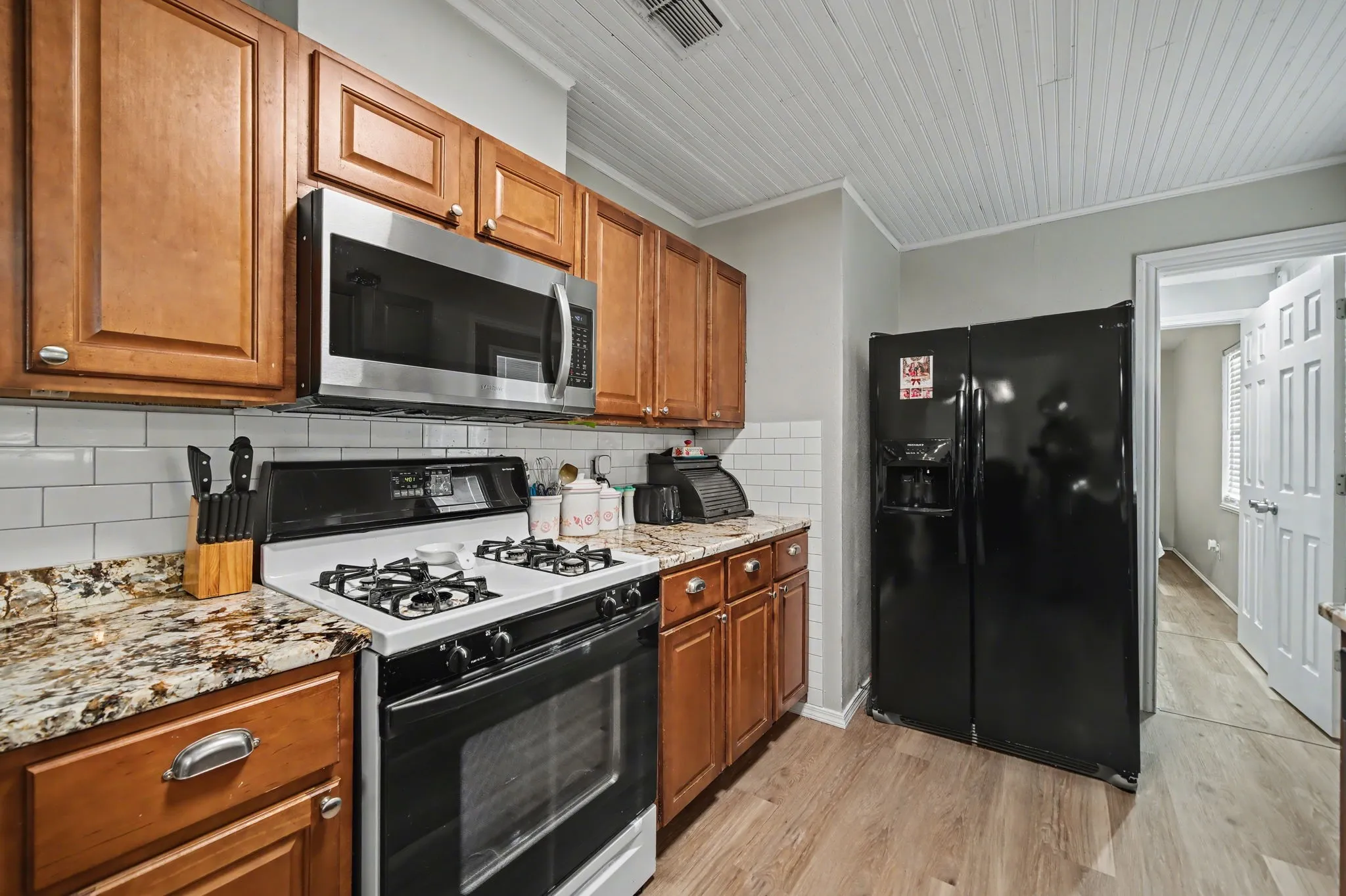Single Family Residence For Sale in Rains County , 762 Oak Leaf Trail, East Tawakoni, Texas 75472, 2 Bedroom, 2 Bathroom, Garage spaces, 960 Sqft, built in 1971, Price $169,900, mls#21320442, Real Estate Agent in East Tawakoni, Homes For Sale in Rains county, Homes For Sale in East Tawakoni, Realtor in East Tawakoni Texas, Real Estate Brokerage Independent Realty Texas, Luminita Cordes Realtor