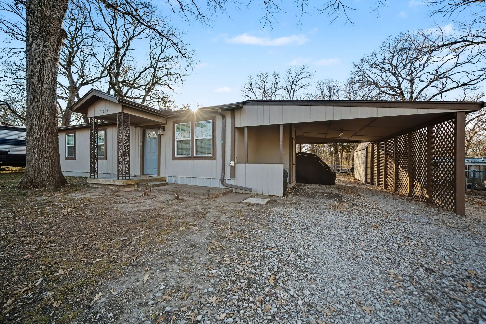 Single Family Residence For Sale in Rains County , 762 Oak Leaf Trail, East Tawakoni, Texas 75472, 2 Bedroom, 2 Bathroom, Garage spaces, 960 Sqft, built in 1971, Price $169,900, mls#21320442, Real Estate Agent in East Tawakoni, Homes For Sale in Rains county, Homes For Sale in East Tawakoni, Realtor in East Tawakoni Texas, Real Estate Brokerage Independent Realty Texas, Luminita Cordes Realtor