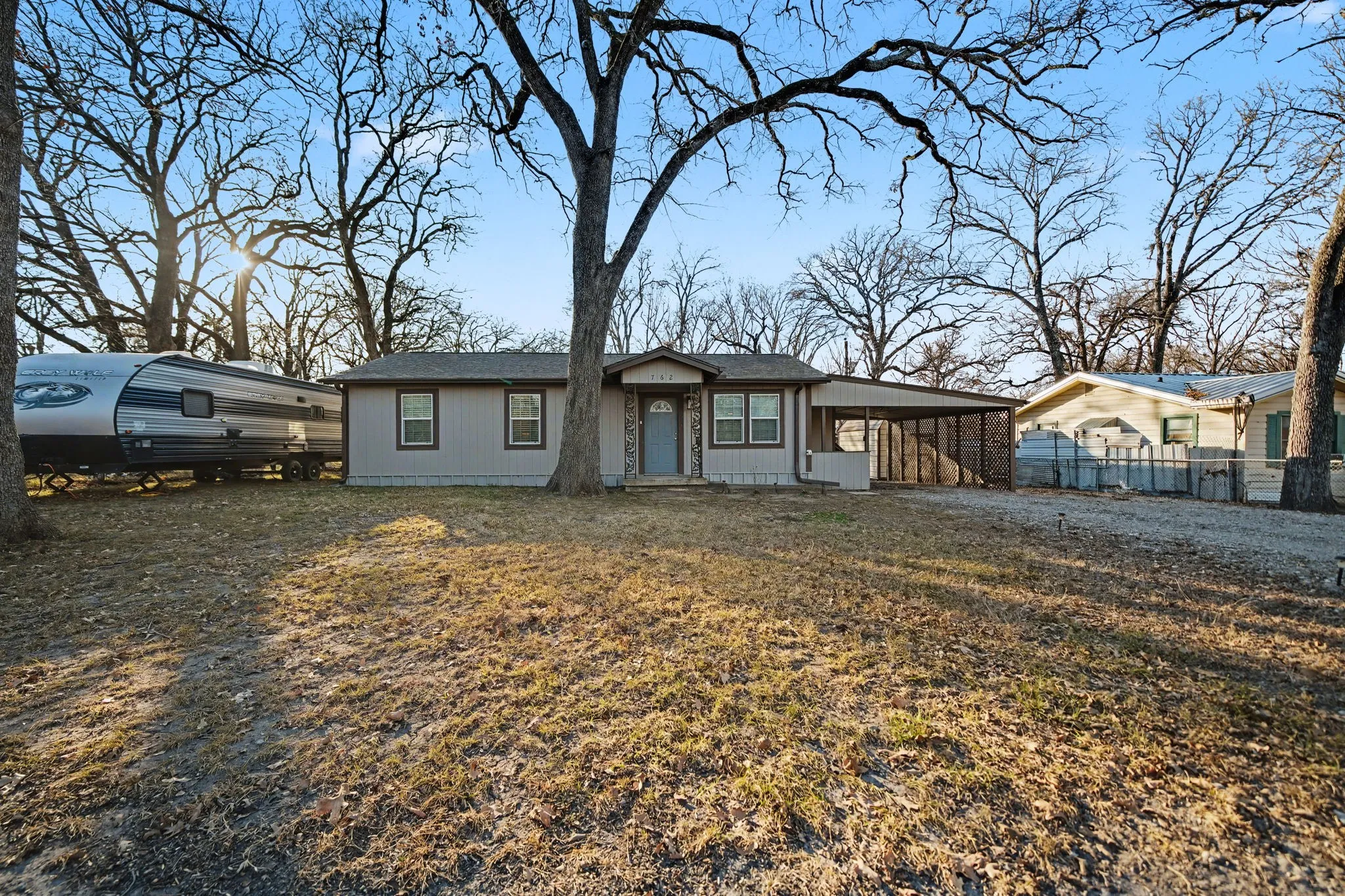 Single Family Residence For Sale in Rains County , 762 Oak Leaf Trail, East Tawakoni, Texas 75472, 2 Bedroom, 2 Bathroom, Garage spaces, 960 Sqft, built in 1971, Price $169,900, mls#21320442, Real Estate Agent in East Tawakoni, Homes For Sale in Rains county, Homes For Sale in East Tawakoni, Realtor in East Tawakoni Texas, Real Estate Brokerage Independent Realty Texas, Luminita Cordes Realtor