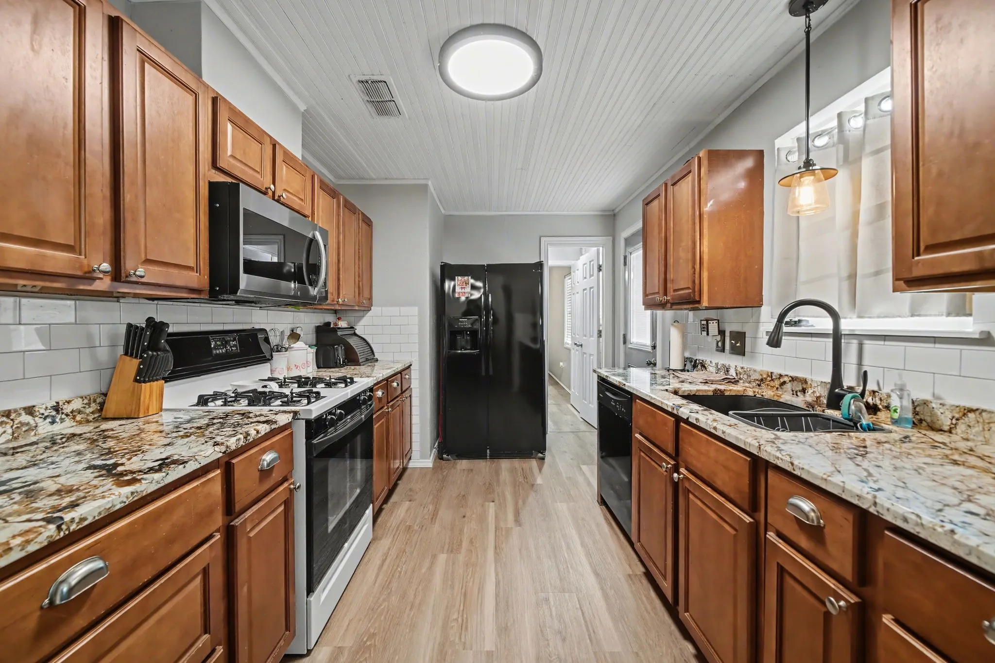 Single Family Residence For Sale in Rains County , 762 Oak Leaf Trail, East Tawakoni, Texas 75472, 2 Bedroom, 2 Bathroom, Garage spaces, 960 Sqft, built in 1971, Price $169,900, mls#21320442, Real Estate Agent in East Tawakoni, Homes For Sale in Rains county, Homes For Sale in East Tawakoni, Realtor in East Tawakoni Texas, Real Estate Brokerage Independent Realty Texas, Luminita Cordes Realtor