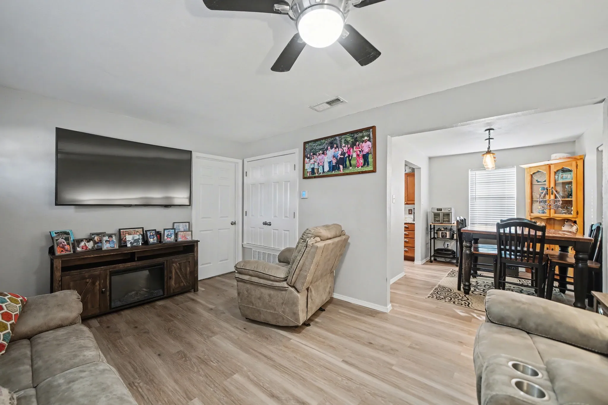 Single Family Residence For Sale in Rains County , 762 Oak Leaf Trail, East Tawakoni, Texas 75472, 2 Bedroom, 2 Bathroom, Garage spaces, 960 Sqft, built in 1971, Price $169,900, mls#21320442, Real Estate Agent in East Tawakoni, Homes For Sale in Rains county, Homes For Sale in East Tawakoni, Realtor in East Tawakoni Texas, Real Estate Brokerage Independent Realty Texas, Luminita Cordes Realtor