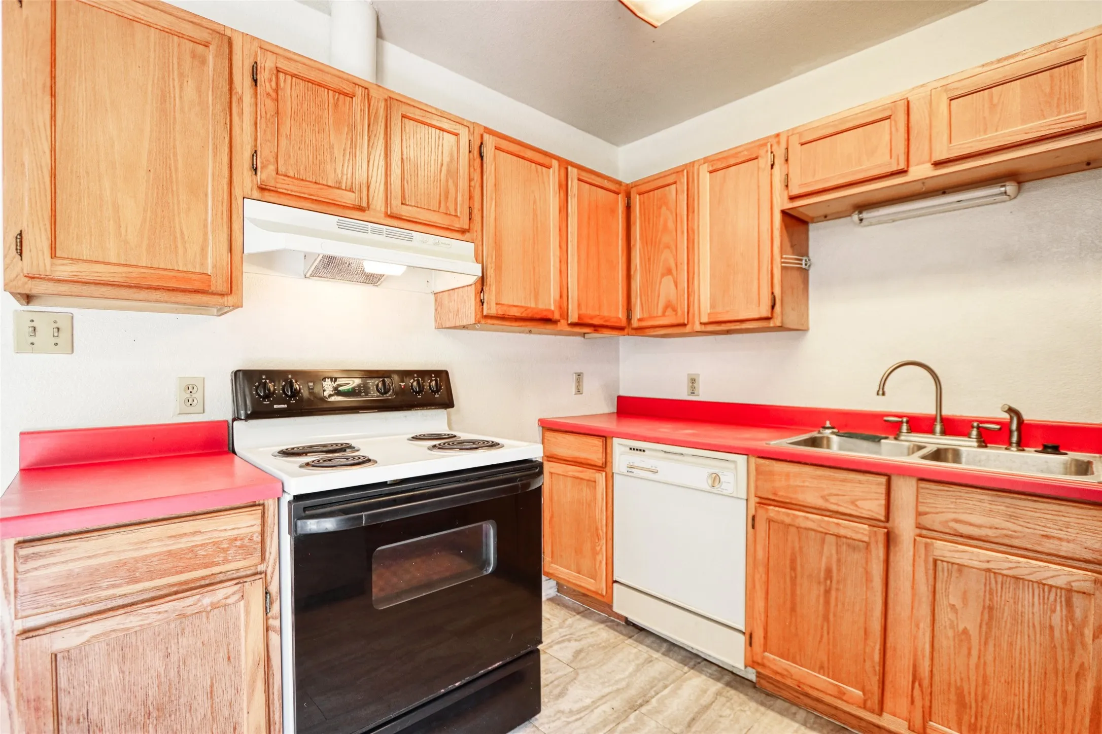 Single Family Residence For Sale in Navarro County , 808 N Wright Avenue, Kerens, Texas 75144, 2 Bedroom, 1 Bathroom, Garage spaces, 927 Sqft, built in 1999, mls#21321482, Real Estate Agent in Kerens, Homes For Sale in Navarro county, Homes For Sale in Kerens, Realtor in Kerens Texas, Real Estate Brokerage Independent Realty Texas, Luminita Cordes Realtor