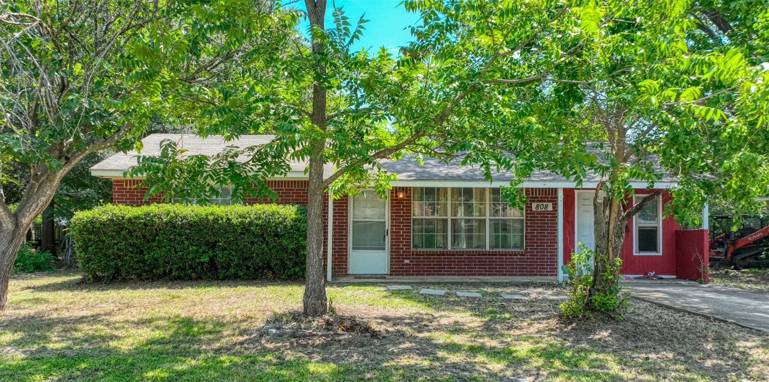 Single Family Residence For Sale in Navarro County , 808 N Wright Avenue, Kerens, Texas 75144, 2 Bedroom, 1 Bathroom, Garage spaces, 927 Sqft, built in 1999, mls#21321482, Real Estate Agent in Kerens, Homes For Sale in Navarro county, Homes For Sale in Kerens, Realtor in Kerens Texas, Real Estate Brokerage Independent Realty Texas, Luminita Cordes Realtor