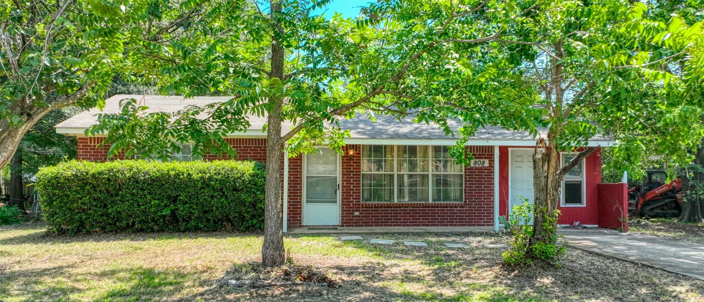 Single Family Residence For Sale in Navarro County , 808 N Wright Avenue, Kerens, Texas 75144, 2 Bedroom, 1 Bathroom, Garage spaces, 927 Sqft, built in 1999, mls#21321482, Real Estate Agent in Kerens, Homes For Sale in Navarro county, Homes For Sale in Kerens, Realtor in Kerens Texas, Real Estate Brokerage Independent Realty Texas, Luminita Cordes Realtor