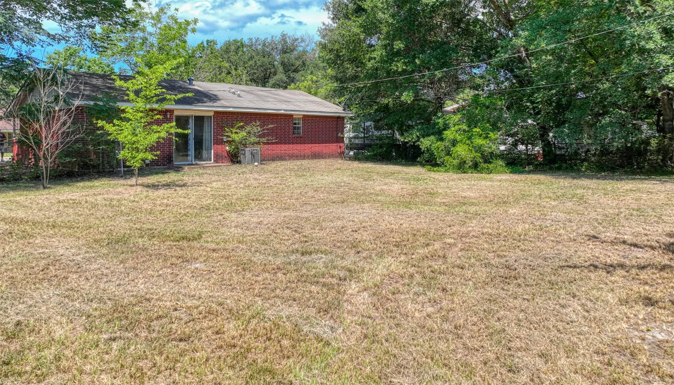 Single Family Residence For Sale in Navarro County , 808 N Wright Avenue, Kerens, Texas 75144, 2 Bedroom, 1 Bathroom, Garage spaces, 927 Sqft, built in 1999, mls#21321482, Real Estate Agent in Kerens, Homes For Sale in Navarro county, Homes For Sale in Kerens, Realtor in Kerens Texas, Real Estate Brokerage Independent Realty Texas, Luminita Cordes Realtor