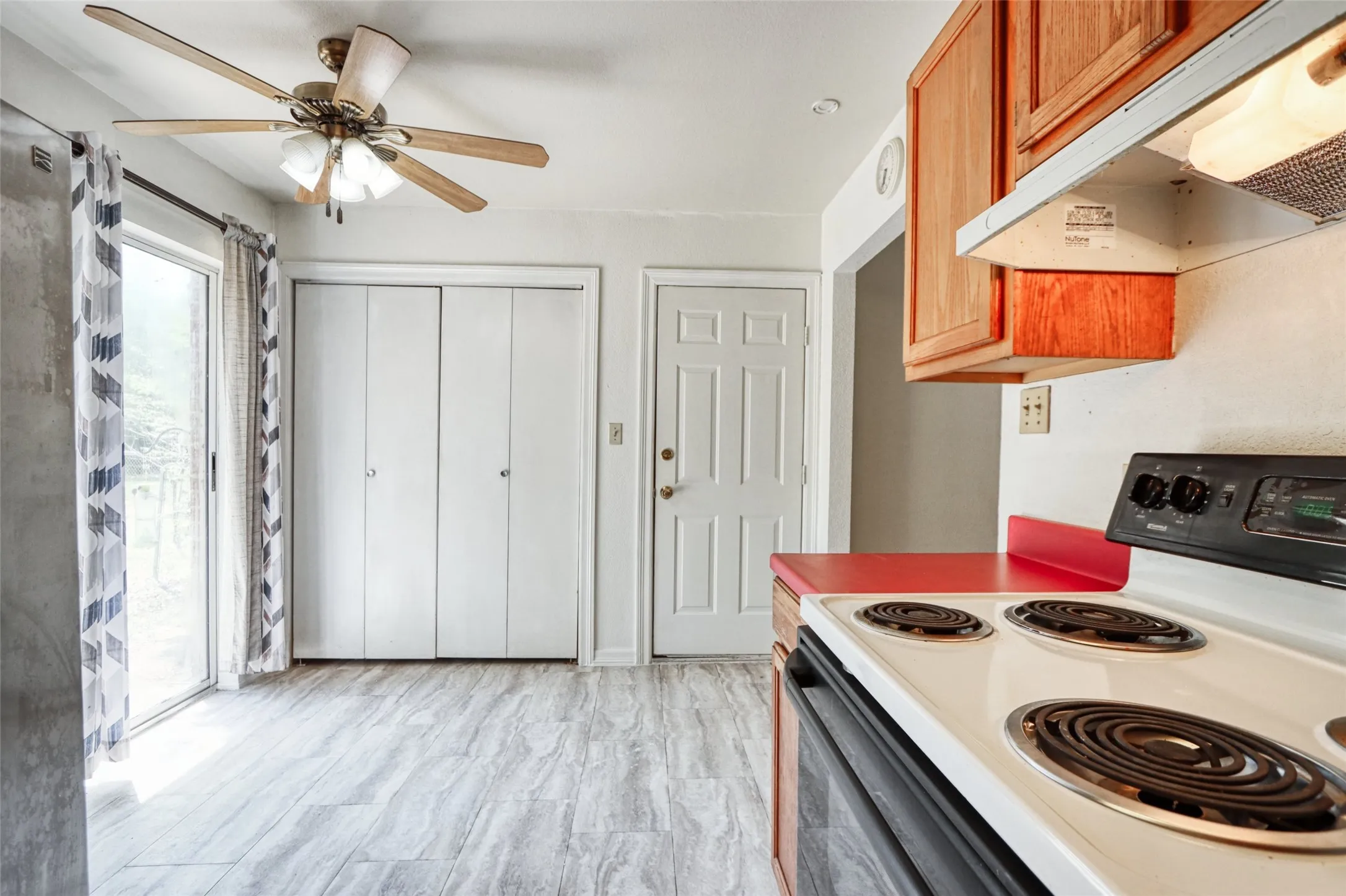 Single Family Residence For Sale in Navarro County , 808 N Wright Avenue, Kerens, Texas 75144, 2 Bedroom, 1 Bathroom, Garage spaces, 927 Sqft, built in 1999, mls#21321482, Real Estate Agent in Kerens, Homes For Sale in Navarro county, Homes For Sale in Kerens, Realtor in Kerens Texas, Real Estate Brokerage Independent Realty Texas, Luminita Cordes Realtor