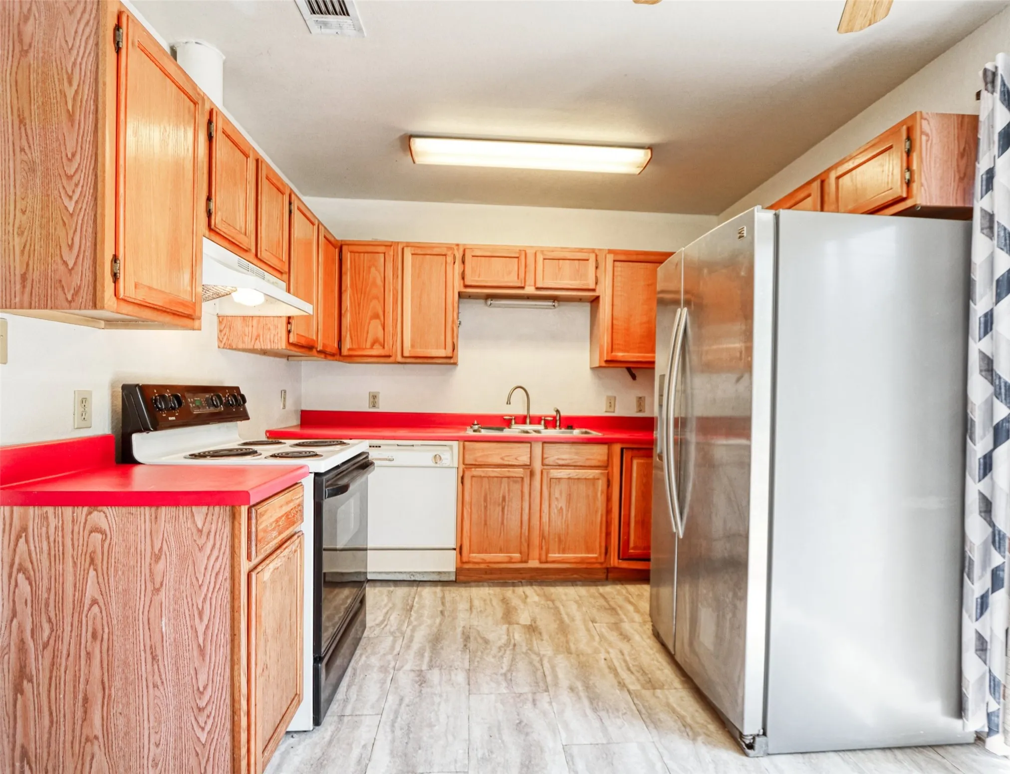 Single Family Residence For Sale in Navarro County , 808 N Wright Avenue, Kerens, Texas 75144, 2 Bedroom, 1 Bathroom, Garage spaces, 927 Sqft, built in 1999, mls#21321482, Real Estate Agent in Kerens, Homes For Sale in Navarro county, Homes For Sale in Kerens, Realtor in Kerens Texas, Real Estate Brokerage Independent Realty Texas, Luminita Cordes Realtor