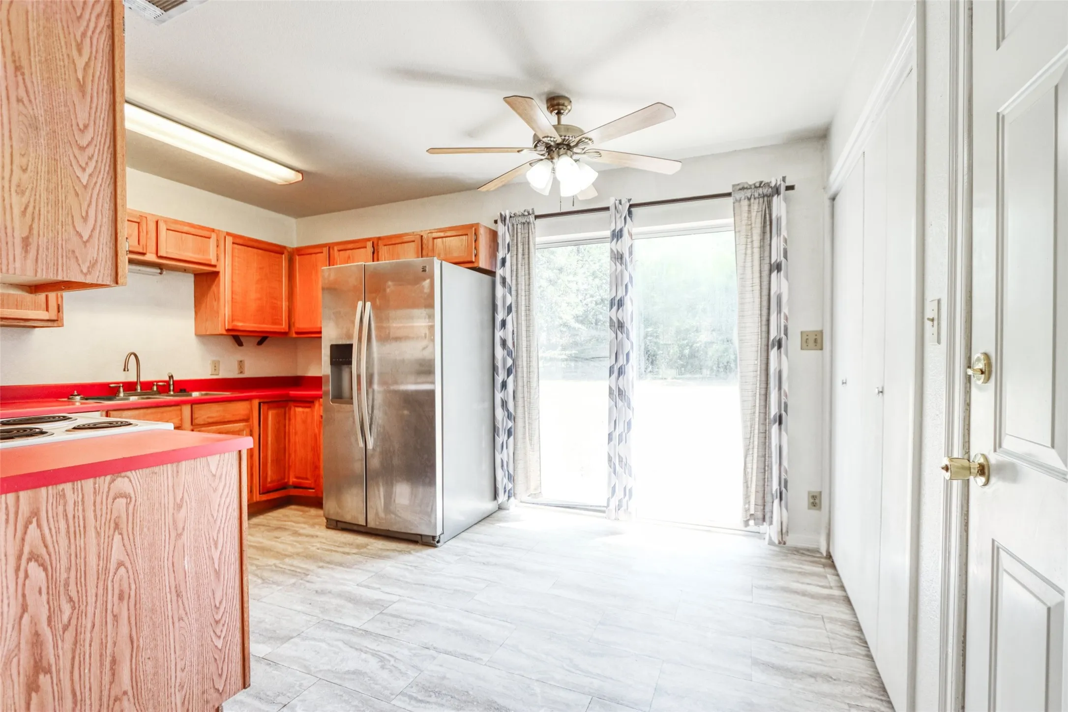 Single Family Residence For Sale in Navarro County , 808 N Wright Avenue, Kerens, Texas 75144, 2 Bedroom, 1 Bathroom, Garage spaces, 927 Sqft, built in 1999, mls#21321482, Real Estate Agent in Kerens, Homes For Sale in Navarro county, Homes For Sale in Kerens, Realtor in Kerens Texas, Real Estate Brokerage Independent Realty Texas, Luminita Cordes Realtor
