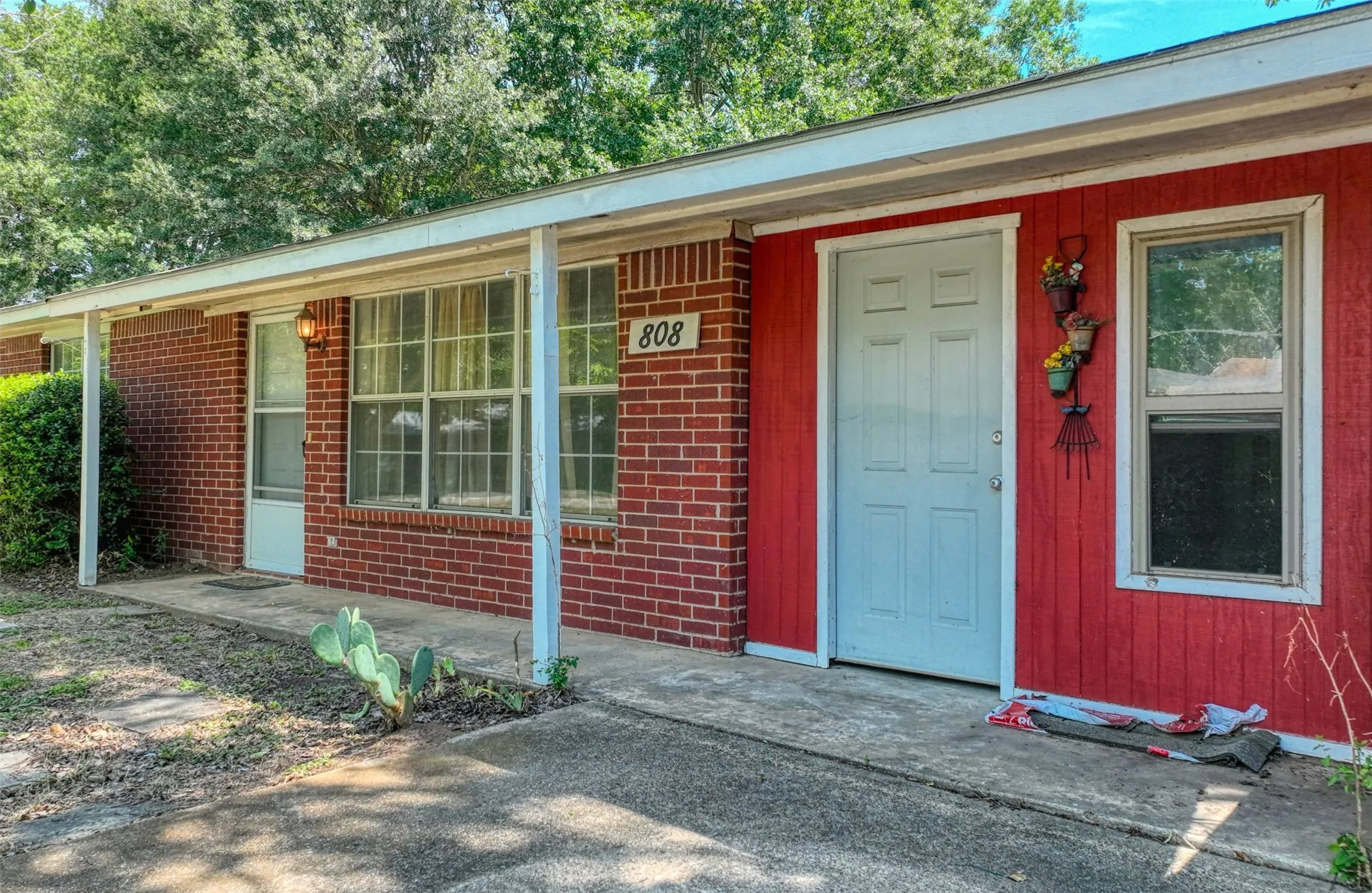 Single Family Residence For Sale in Navarro County , 808 N Wright Avenue, Kerens, Texas 75144, 2 Bedroom, 1 Bathroom, Garage spaces, 927 Sqft, built in 1999, mls#21321482, Real Estate Agent in Kerens, Homes For Sale in Navarro county, Homes For Sale in Kerens, Realtor in Kerens Texas, Real Estate Brokerage Independent Realty Texas, Luminita Cordes Realtor
