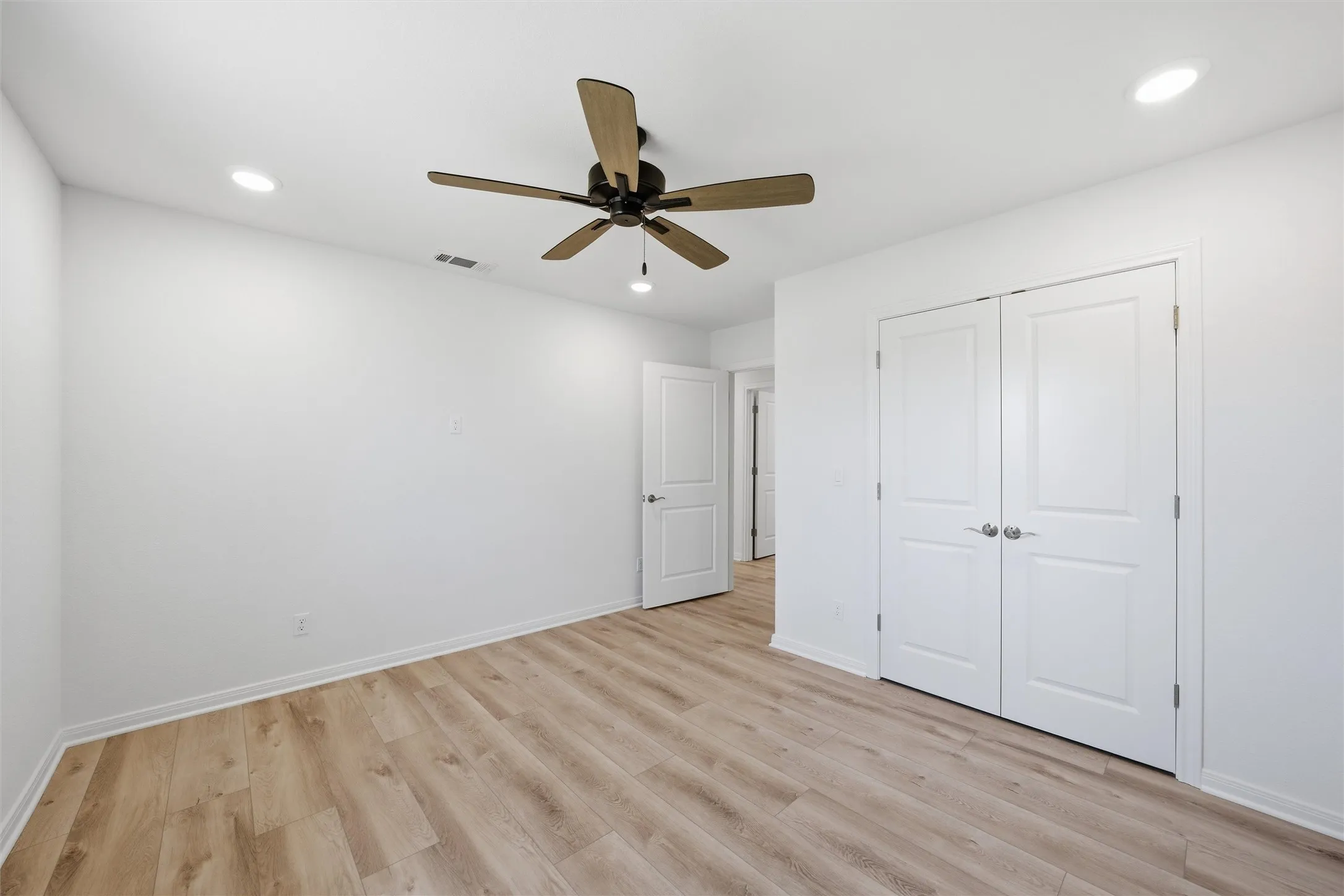 Single Family Residence For Sale in Mc Lennan County , 2303 Pilgrim Lane, Lorena, Texas 76655, 3 Bedroom, 2 Bathroom, Garage spaces, 2,030 Sqft, built in 1995, mls#21319987, Real Estate Agent in Lorena, Homes For Sale in Mc Lennan county, Homes For Sale in Lorena, Realtor in Lorena Texas, Real Estate Brokerage Independent Realty Texas, Luminita Cordes Realtor