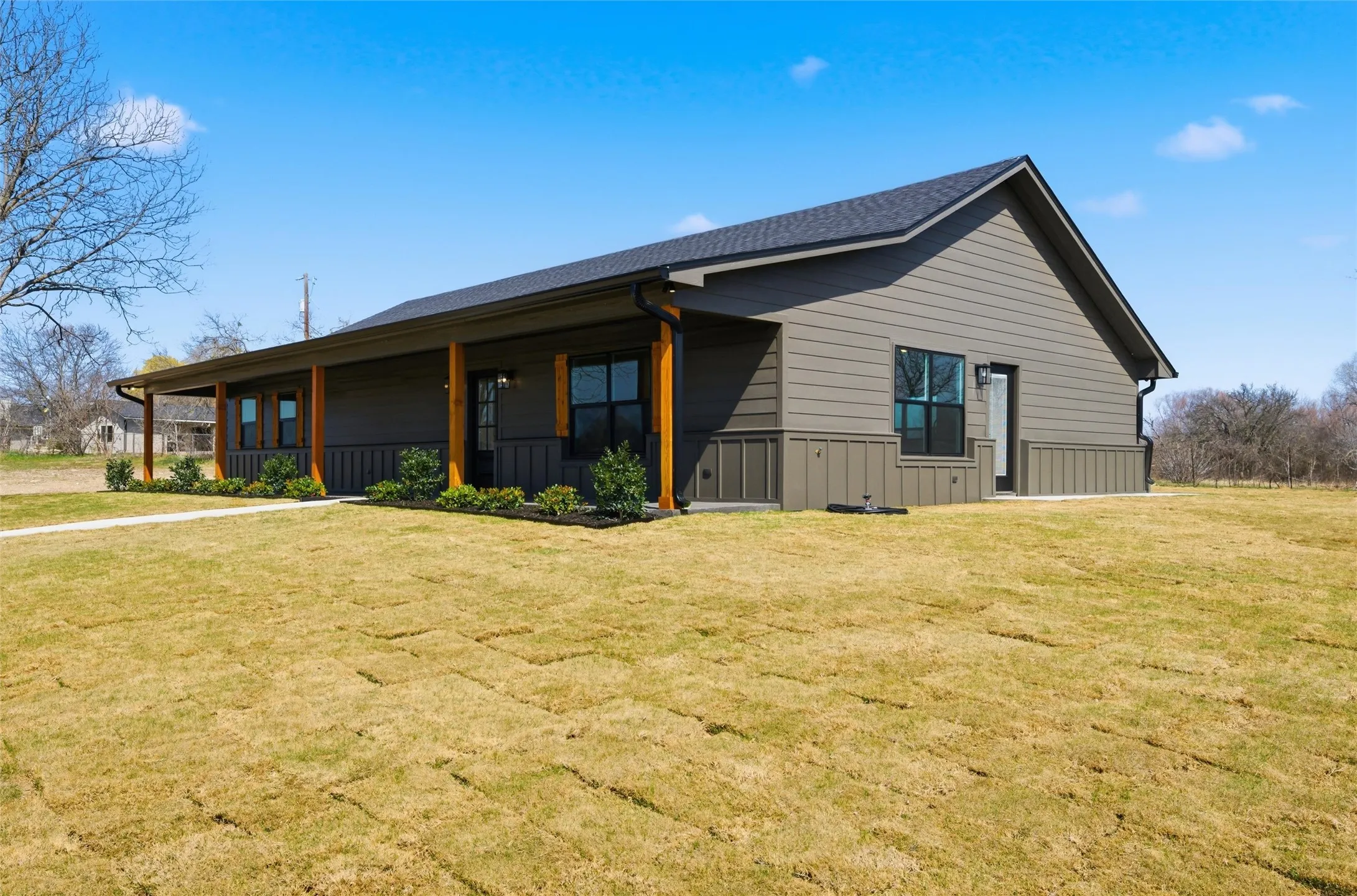 Single Family Residence For Sale in Mc Lennan County , 2303 Pilgrim Lane, Lorena, Texas 76655, 3 Bedroom, 2 Bathroom, Garage spaces, 2,030 Sqft, built in 1995, mls#21319987, Real Estate Agent in Lorena, Homes For Sale in Mc Lennan county, Homes For Sale in Lorena, Realtor in Lorena Texas, Real Estate Brokerage Independent Realty Texas, Luminita Cordes Realtor