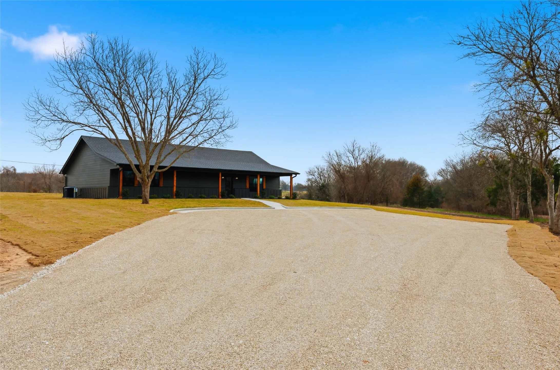 Single Family Residence For Sale in Mc Lennan County , 2303 Pilgrim Lane, Lorena, Texas 76655, 3 Bedroom, 2 Bathroom, Garage spaces, 2,030 Sqft, built in 1995, mls#21319987, Real Estate Agent in Lorena, Homes For Sale in Mc Lennan county, Homes For Sale in Lorena, Realtor in Lorena Texas, Real Estate Brokerage Independent Realty Texas, Luminita Cordes Realtor