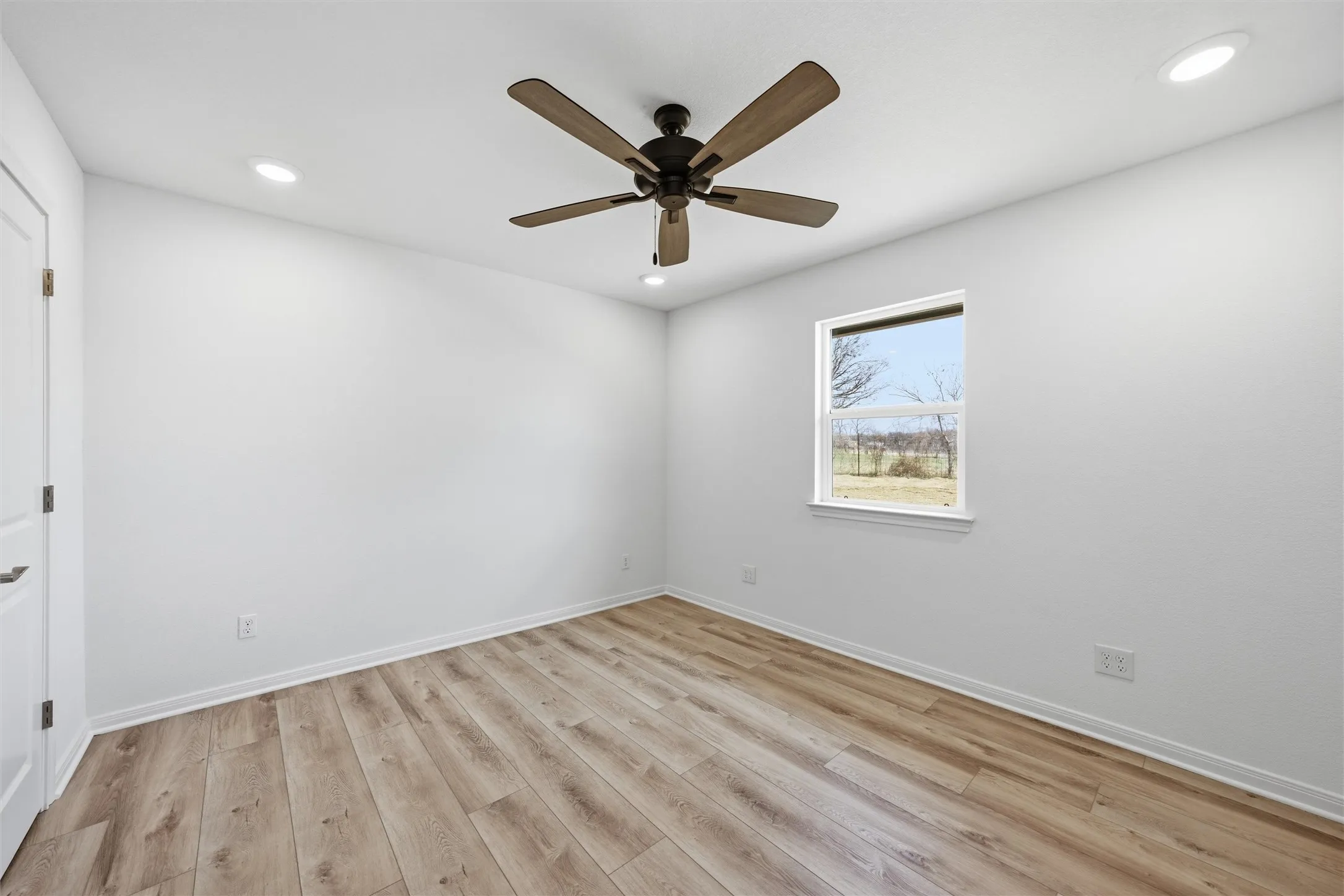 Single Family Residence For Sale in Mc Lennan County , 2303 Pilgrim Lane, Lorena, Texas 76655, 3 Bedroom, 2 Bathroom, Garage spaces, 2,030 Sqft, built in 1995, mls#21319987, Real Estate Agent in Lorena, Homes For Sale in Mc Lennan county, Homes For Sale in Lorena, Realtor in Lorena Texas, Real Estate Brokerage Independent Realty Texas, Luminita Cordes Realtor