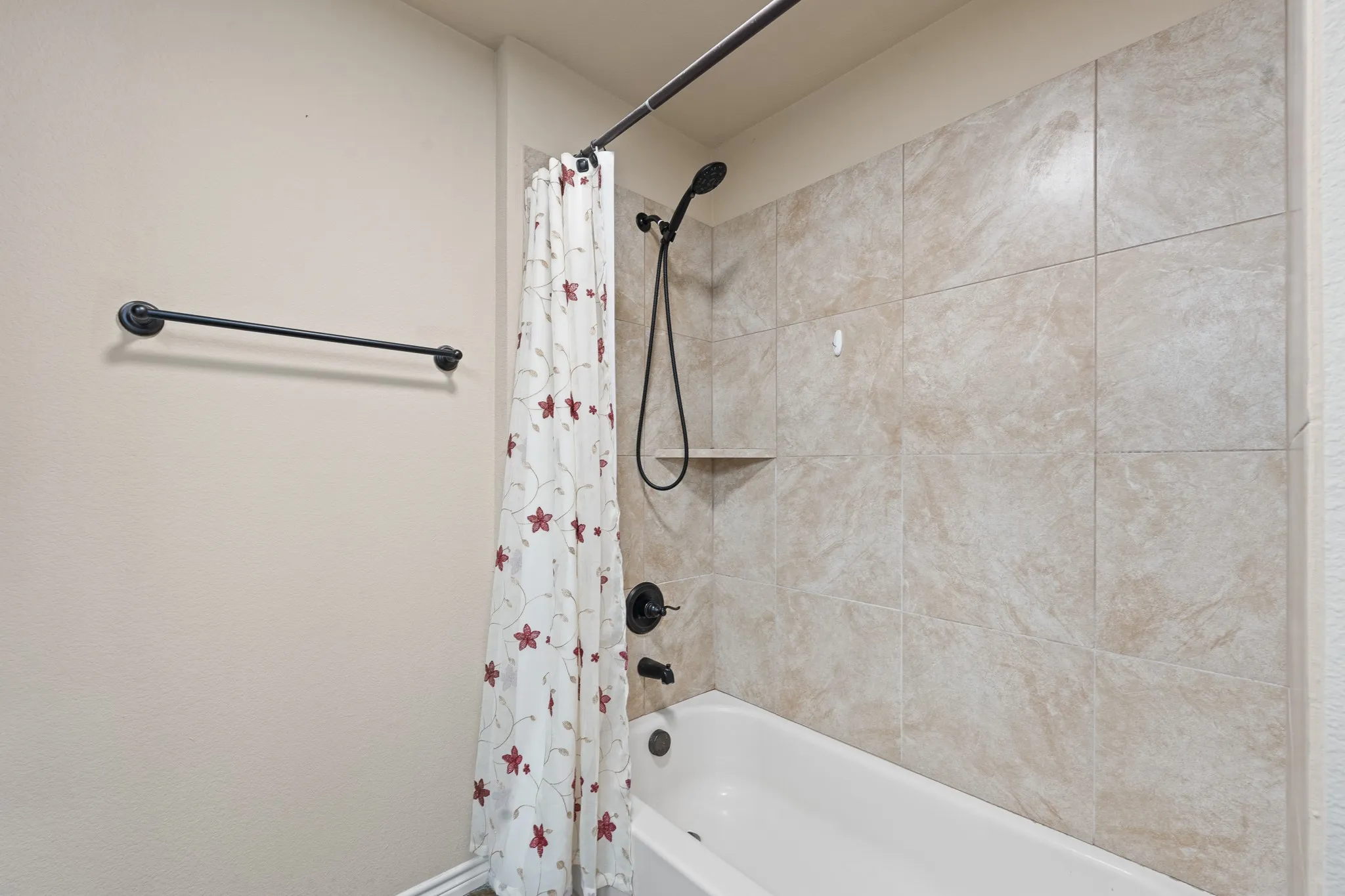 Single Family Residence For Sale in Johnson County , 417 Nelson Street, Godley, Texas 76044, 4 Bedroom, 2 Bathroom, 2 Garage spaces, 1,699 Sqft, built in 2016, mls#21321101, Real Estate Agent in Godley, Homes For Sale in Johnson county, Homes For Sale in Godley, Realtor in Godley Texas, Real Estate Brokerage Independent Realty Texas, Luminita Cordes Realtor