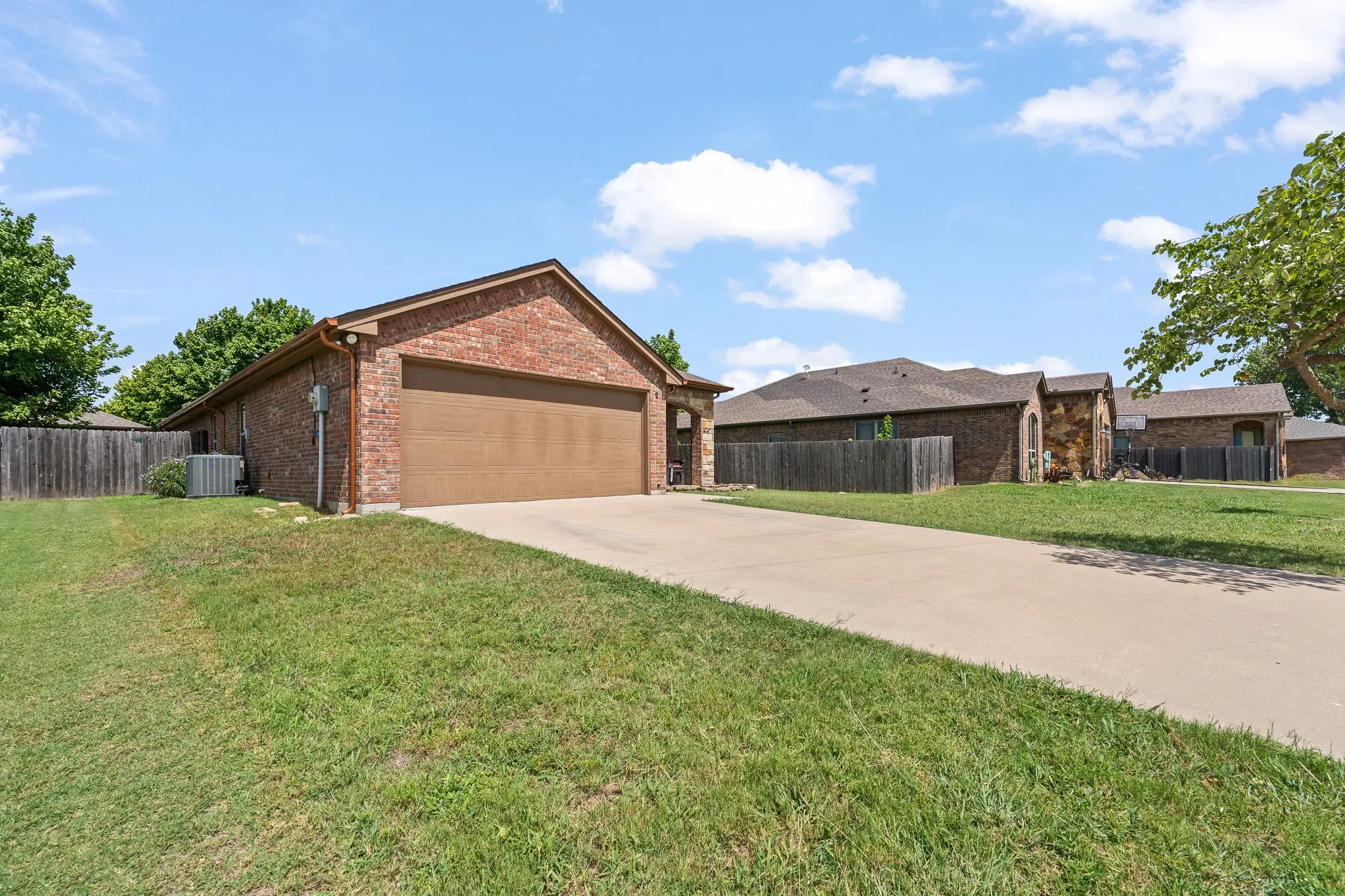 Single Family Residence For Sale in Johnson County , 417 Nelson Street, Godley, Texas 76044, 4 Bedroom, 2 Bathroom, 2 Garage spaces, 1,699 Sqft, built in 2016, mls#21321101, Real Estate Agent in Godley, Homes For Sale in Johnson county, Homes For Sale in Godley, Realtor in Godley Texas, Real Estate Brokerage Independent Realty Texas, Luminita Cordes Realtor