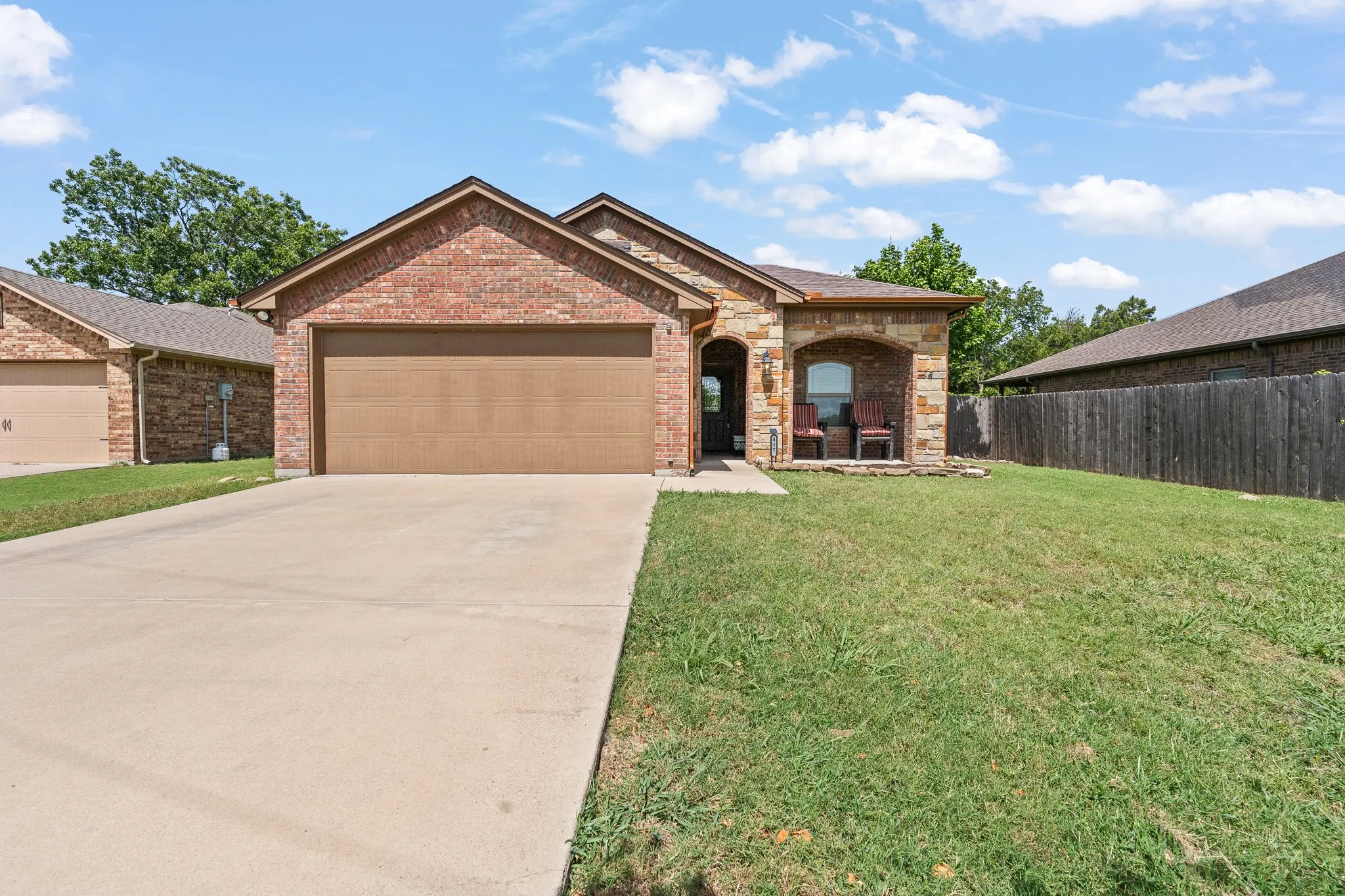 Single Family Residence For Sale in Johnson County , 417 Nelson Street, Godley, Texas 76044, 4 Bedroom, 2 Bathroom, 2 Garage spaces, 1,699 Sqft, built in 2016, mls#21321101, Real Estate Agent in Godley, Homes For Sale in Johnson county, Homes For Sale in Godley, Realtor in Godley Texas, Real Estate Brokerage Independent Realty Texas, Luminita Cordes Realtor