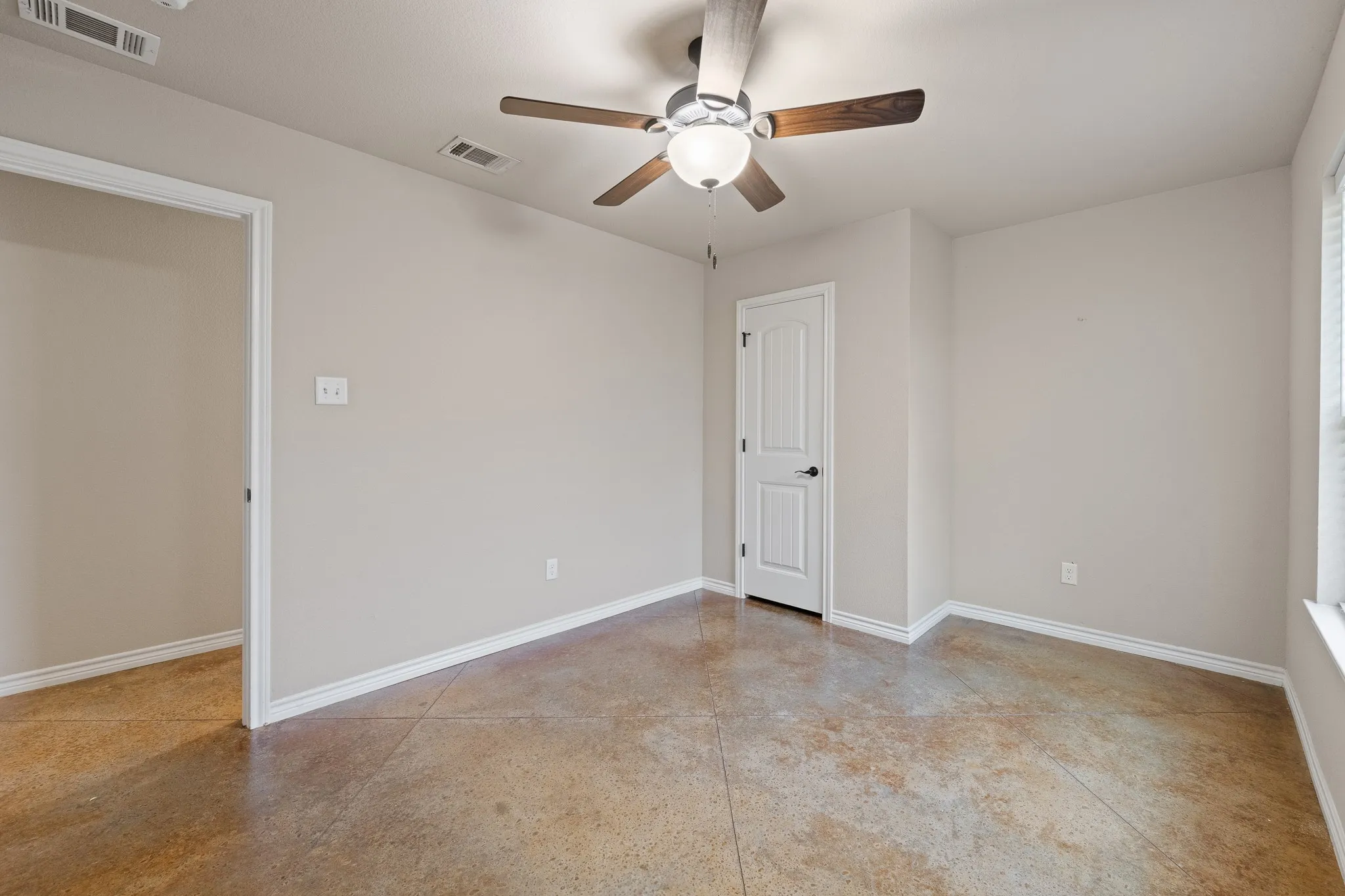 Single Family Residence For Sale in Johnson County , 417 Nelson Street, Godley, Texas 76044, 4 Bedroom, 2 Bathroom, 2 Garage spaces, 1,699 Sqft, built in 2016, mls#21321101, Real Estate Agent in Godley, Homes For Sale in Johnson county, Homes For Sale in Godley, Realtor in Godley Texas, Real Estate Brokerage Independent Realty Texas, Luminita Cordes Realtor