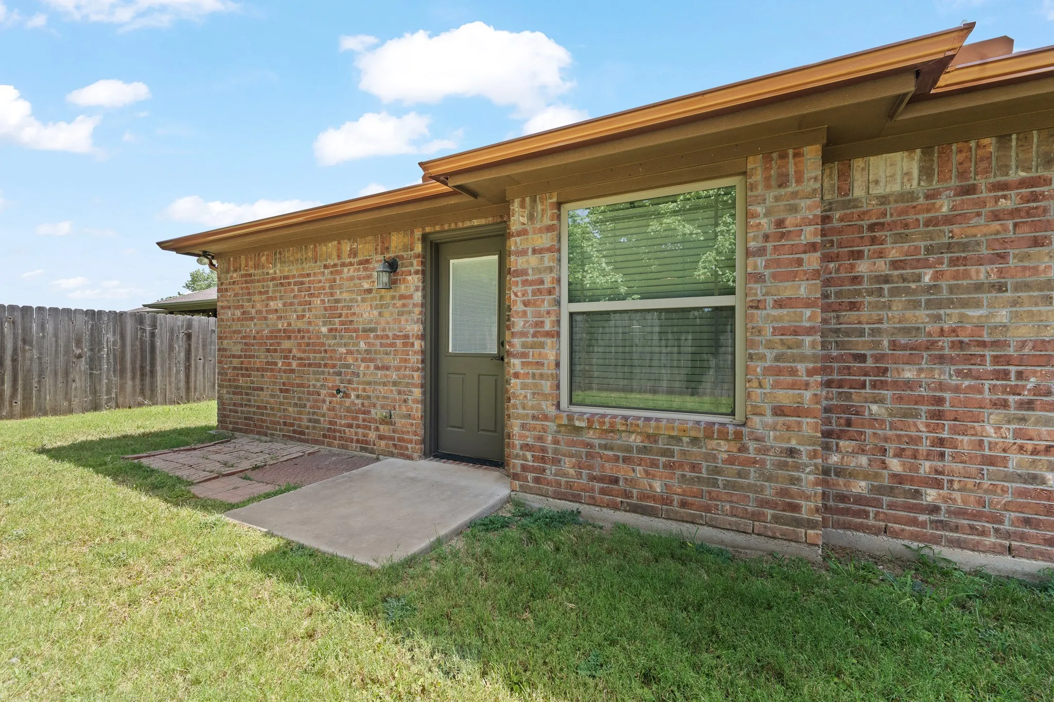 Single Family Residence For Sale in Johnson County , 417 Nelson Street, Godley, Texas 76044, 4 Bedroom, 2 Bathroom, 2 Garage spaces, 1,699 Sqft, built in 2016, mls#21321101, Real Estate Agent in Godley, Homes For Sale in Johnson county, Homes For Sale in Godley, Realtor in Godley Texas, Real Estate Brokerage Independent Realty Texas, Luminita Cordes Realtor