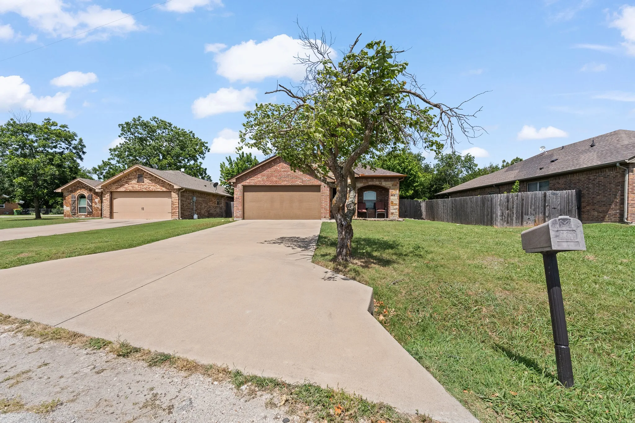 Single Family Residence For Sale in Johnson County , 417 Nelson Street, Godley, Texas 76044, 4 Bedroom, 2 Bathroom, 2 Garage spaces, 1,699 Sqft, built in 2016, mls#21321101, Real Estate Agent in Godley, Homes For Sale in Johnson county, Homes For Sale in Godley, Realtor in Godley Texas, Real Estate Brokerage Independent Realty Texas, Luminita Cordes Realtor