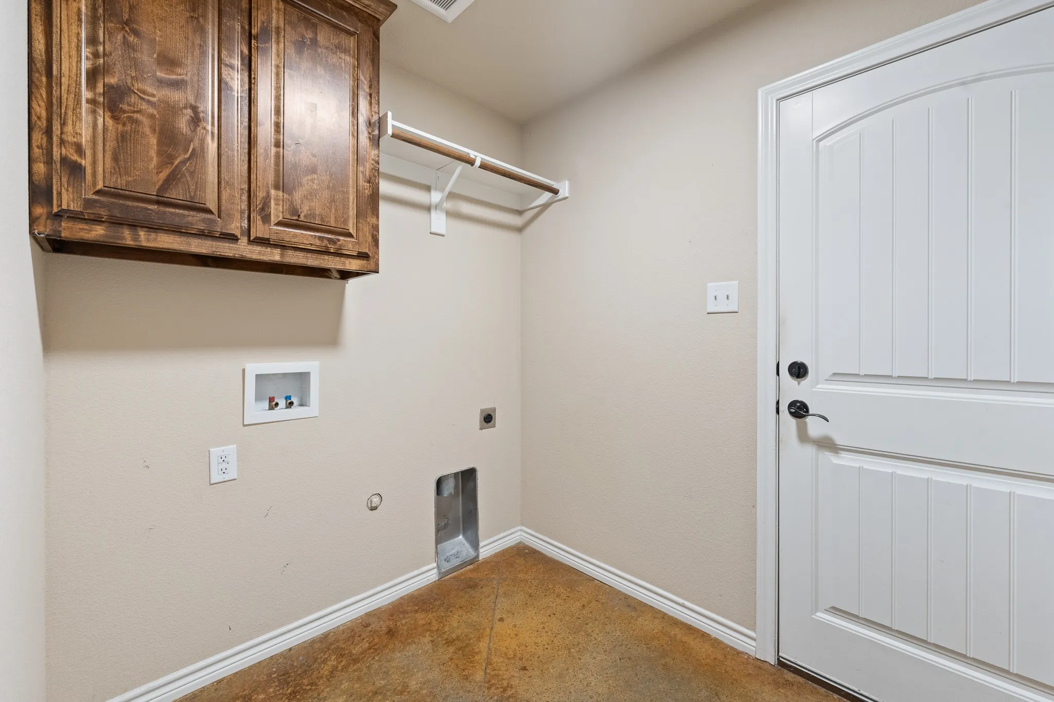 Single Family Residence For Sale in Johnson County , 417 Nelson Street, Godley, Texas 76044, 4 Bedroom, 2 Bathroom, 2 Garage spaces, 1,699 Sqft, built in 2016, mls#21321101, Real Estate Agent in Godley, Homes For Sale in Johnson county, Homes For Sale in Godley, Realtor in Godley Texas, Real Estate Brokerage Independent Realty Texas, Luminita Cordes Realtor